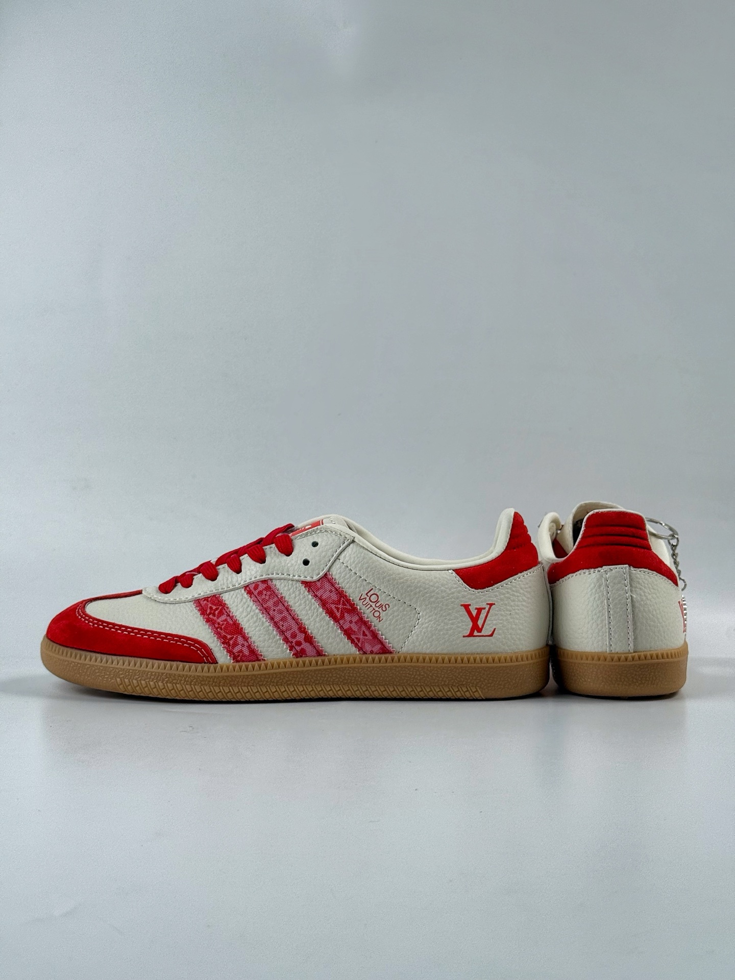 adidoriginals Samba OG x Louis Vuitton 红白 桑巴舞系列复古经典轻便板鞋  DX0008