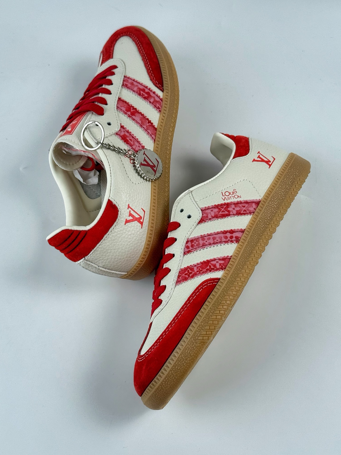 adidoriginals Samba OG x Louis Vuitton 红白 桑巴舞系列复古经典轻便板鞋  DX0008