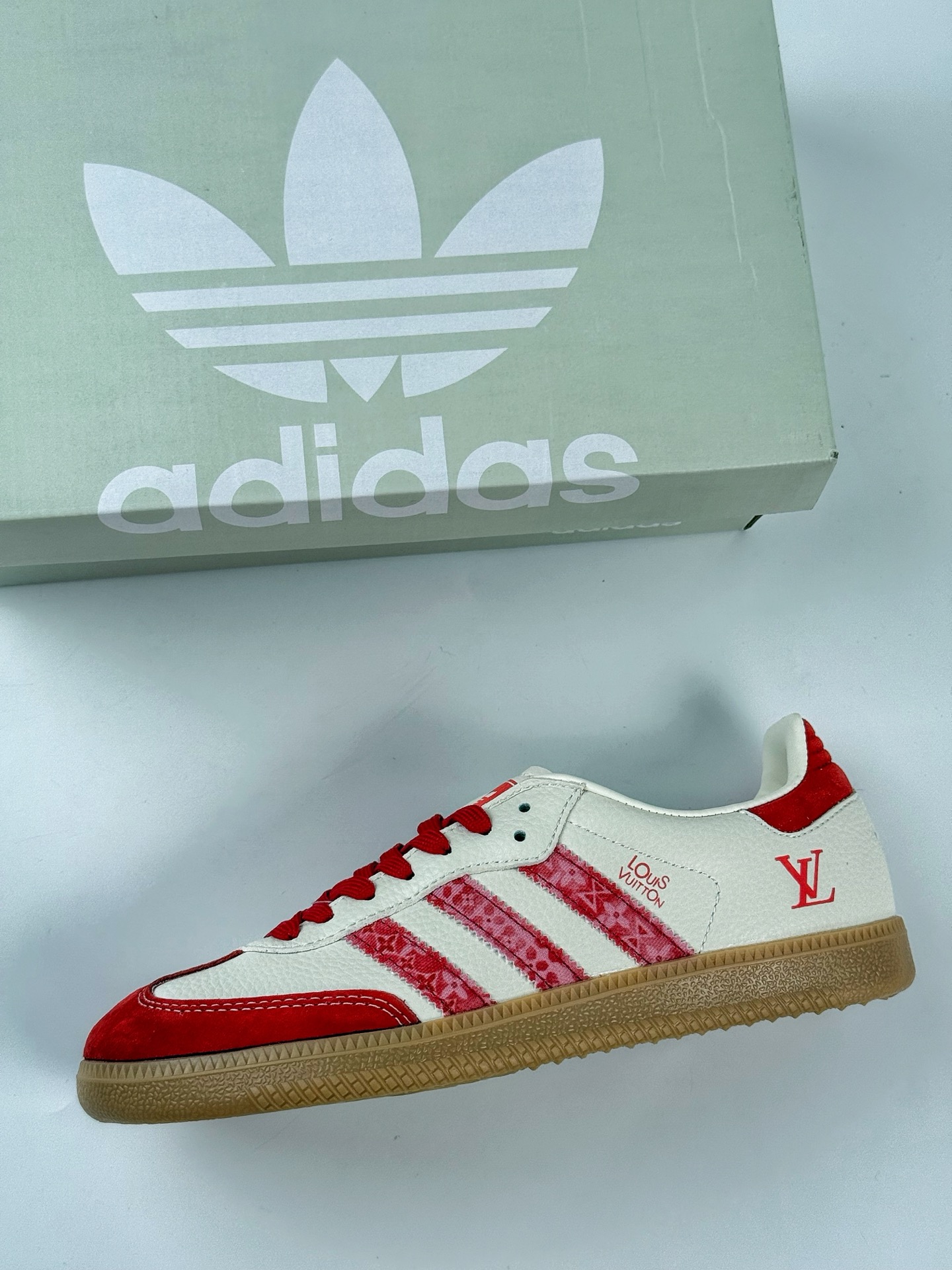 adidoriginals Samba OG x Louis Vuitton 红白 桑巴舞系列复古经典轻便板鞋  DX0008