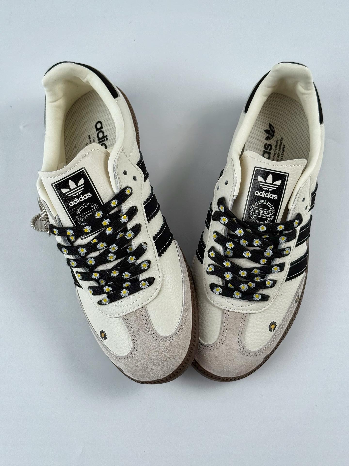 adidoriginals Samba OG 小雏菊 灰白黑 桑巴舞系列复古经典轻便板鞋  DX0005