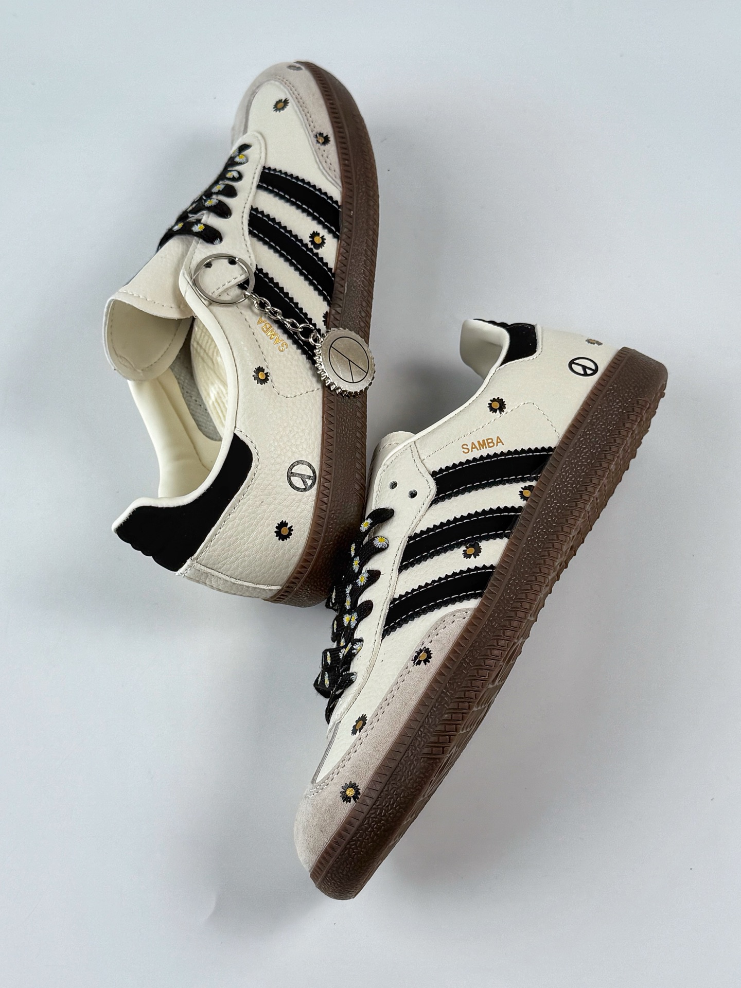 adidoriginals Samba OG 小雏菊 灰白黑 桑巴舞系列复古经典轻便板鞋  DX0005