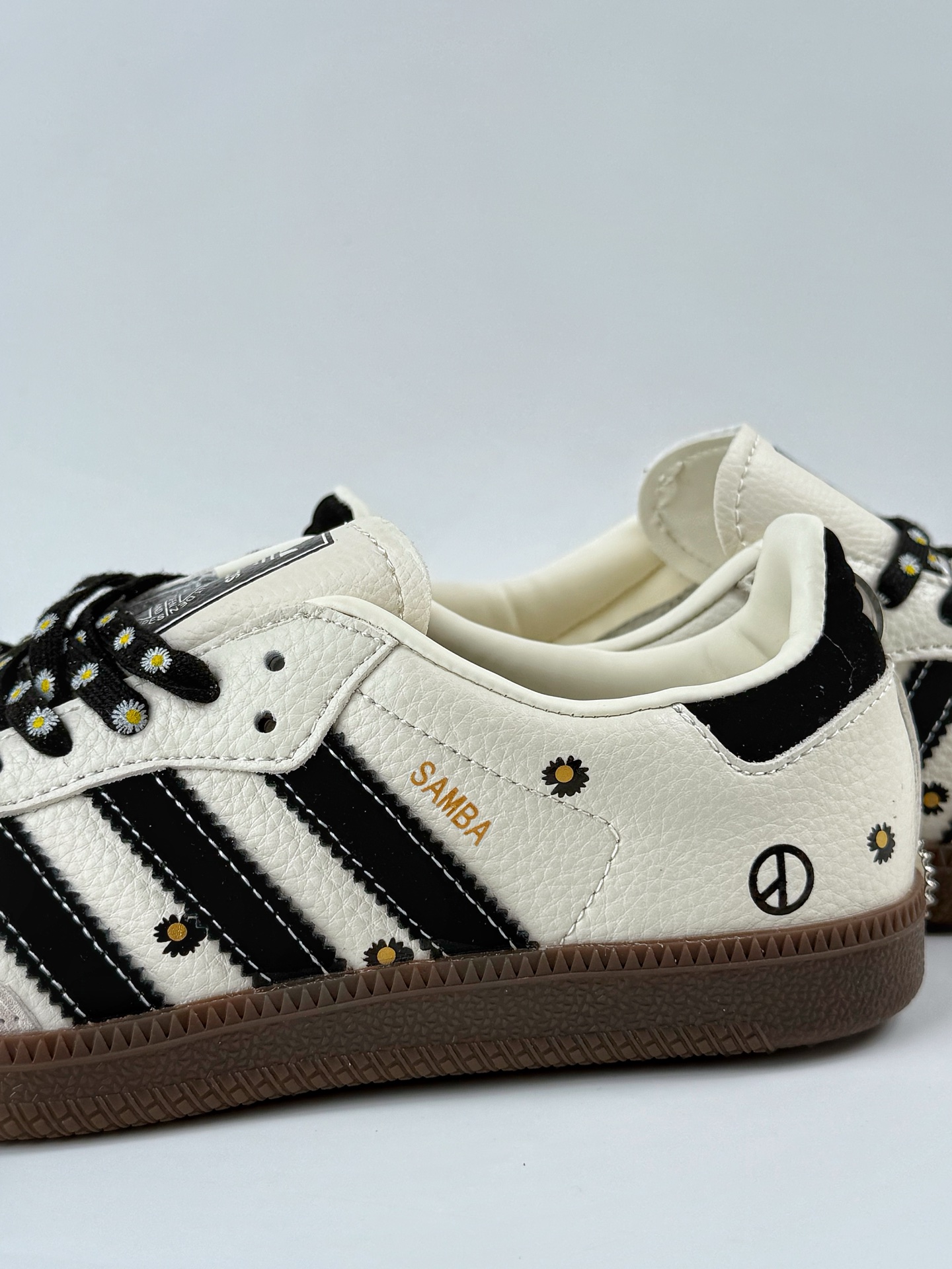 adidoriginals Samba OG 小雏菊 灰白黑 桑巴舞系列复古经典轻便板鞋  DX0005
