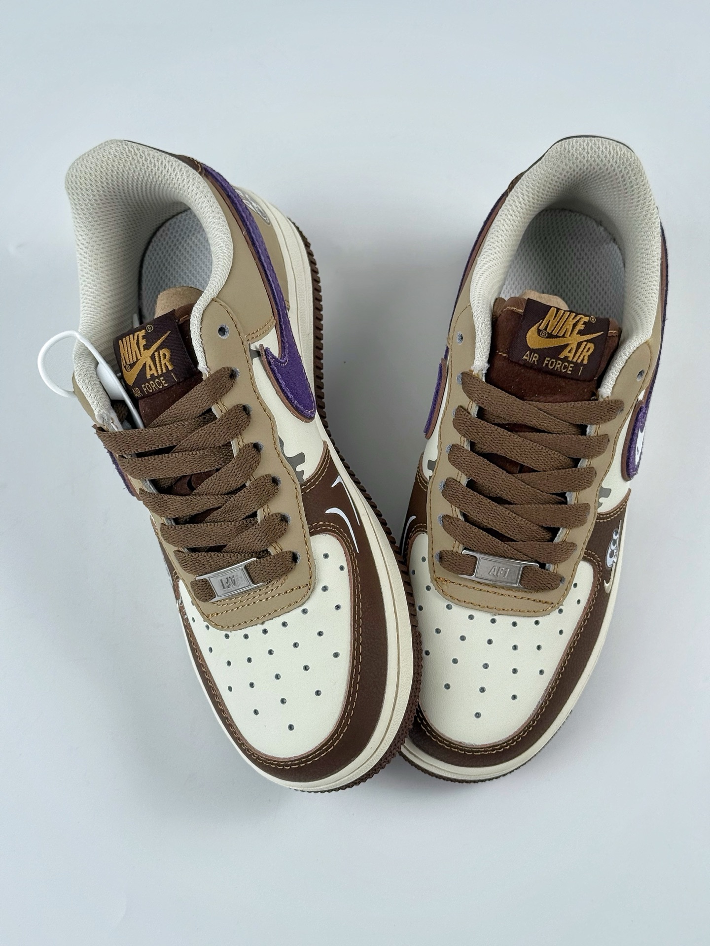 260 Nike Air Force 1 Low 07 x LABUBU 棕白小勾  LJ8822-101