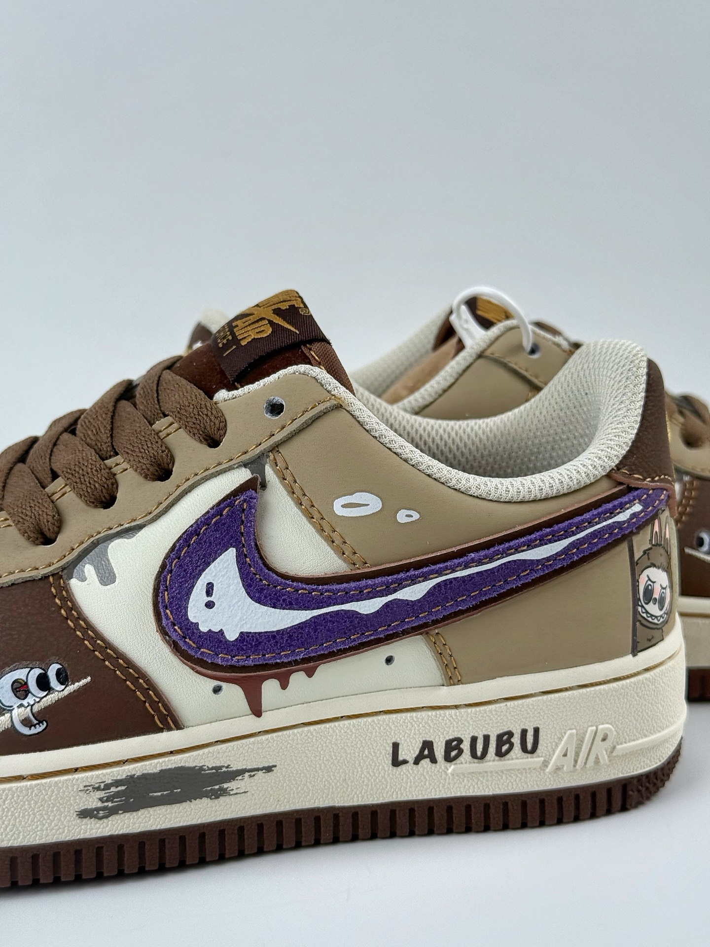 260 Nike Air Force 1 Low 07 x LABUBU 棕白小勾  LJ8822-101