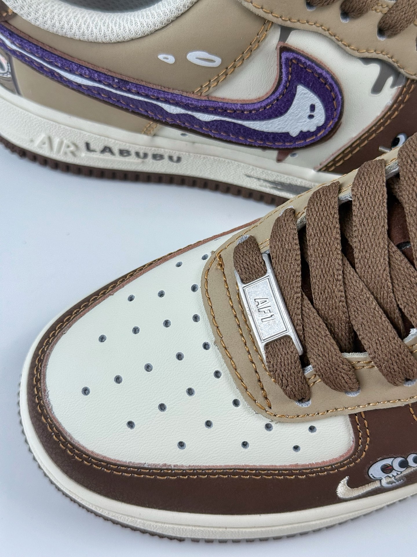 260 Nike Air Force 1 Low 07 x LABUBU 棕白小勾  LJ8822-101