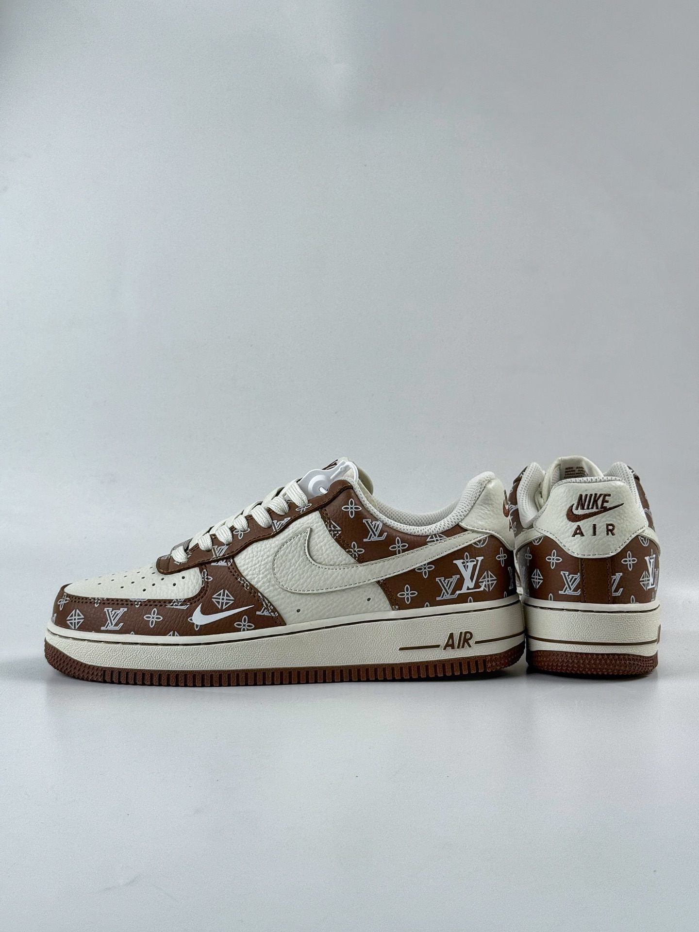 Nike Air Force 1 Low 07 x Louis Vuitton 棕白小勾  LW9279-018