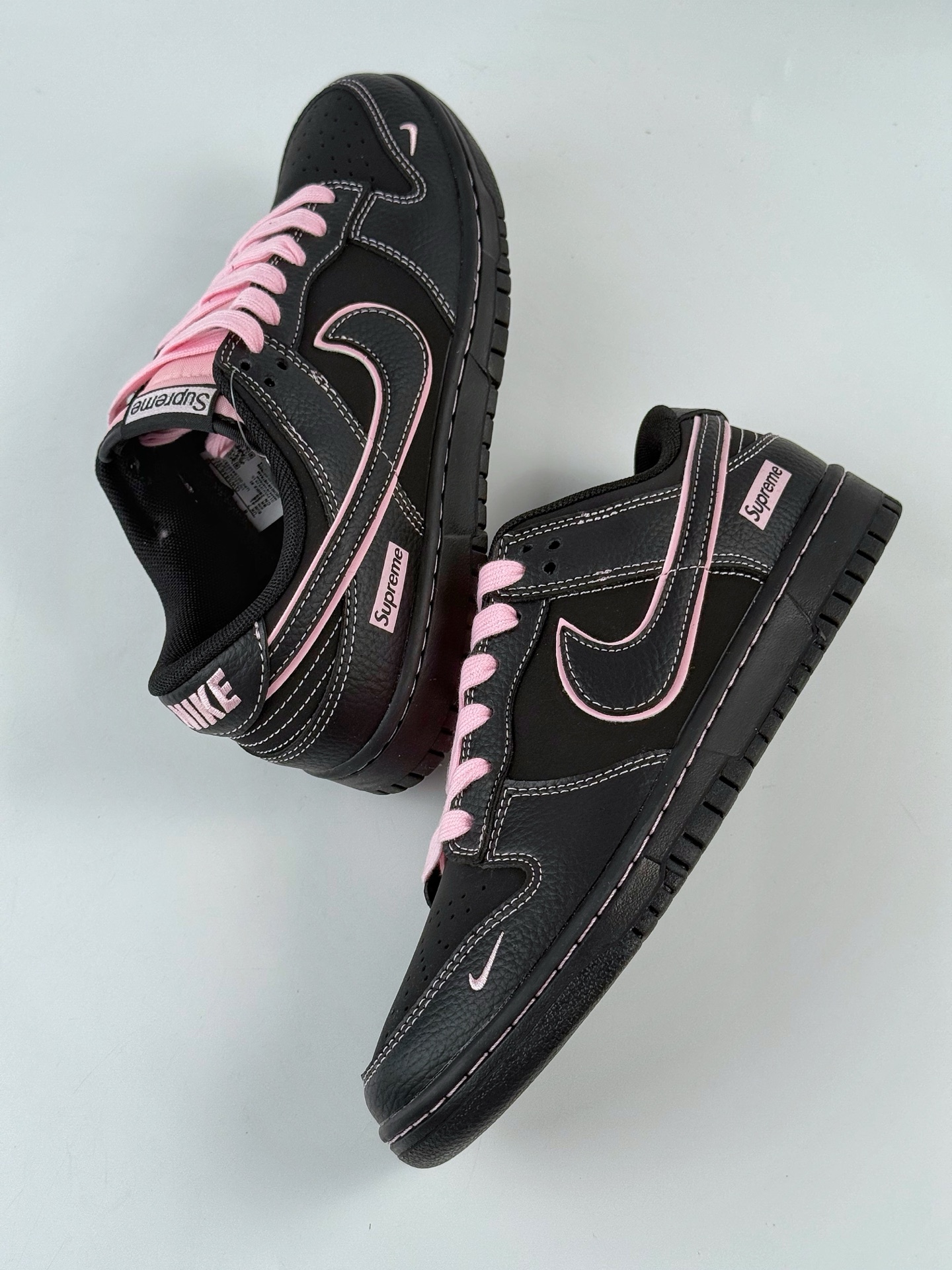 Nike SB Dunk Low x Superme 黑粉小勾  QW5836-014