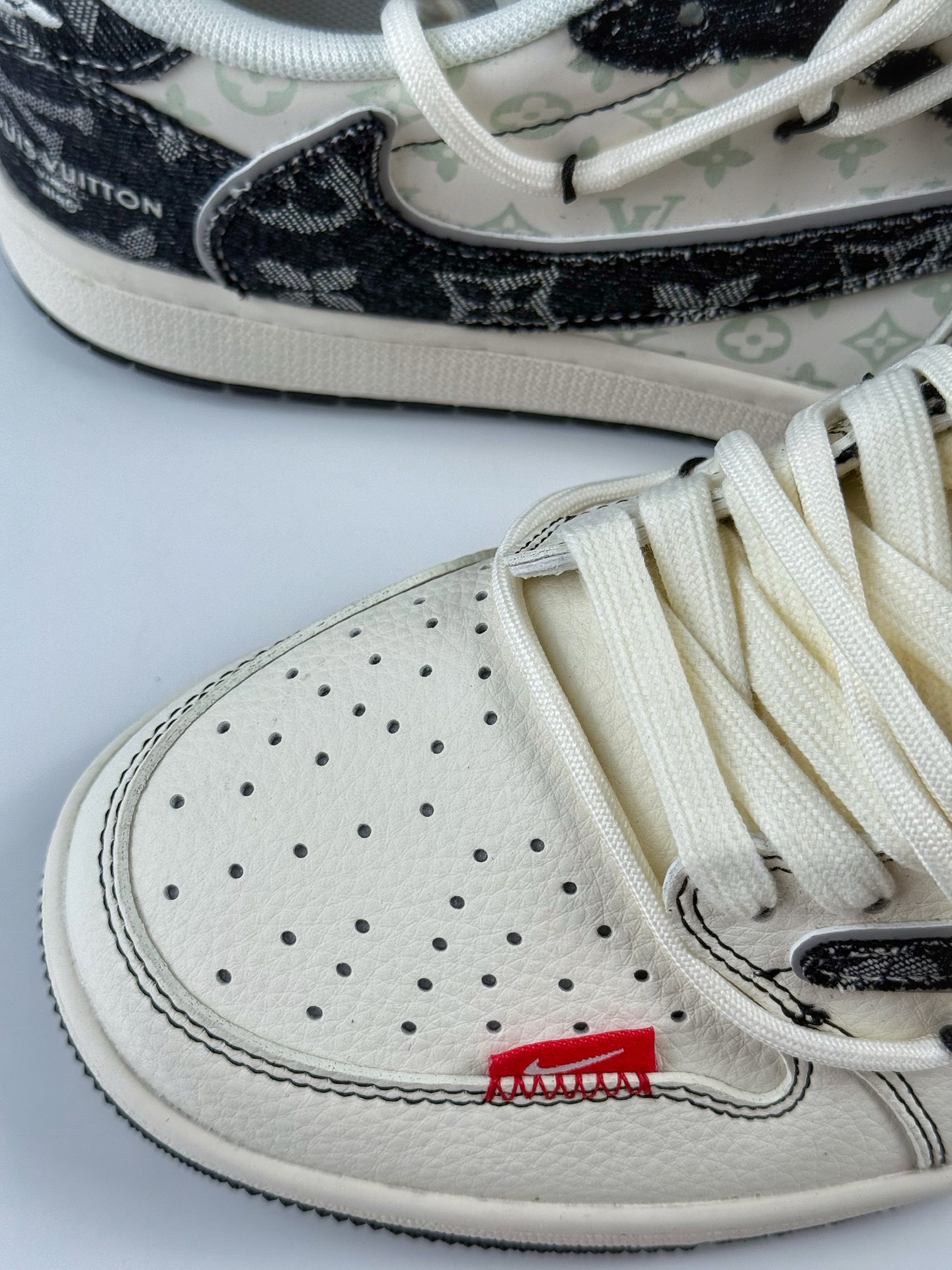 Travis Scott x Nike Air Jordan 1 Low x Louis Vuitton Air Jordan 1 Low 反转白黑牛仔绑带倒钩  YX5066-388