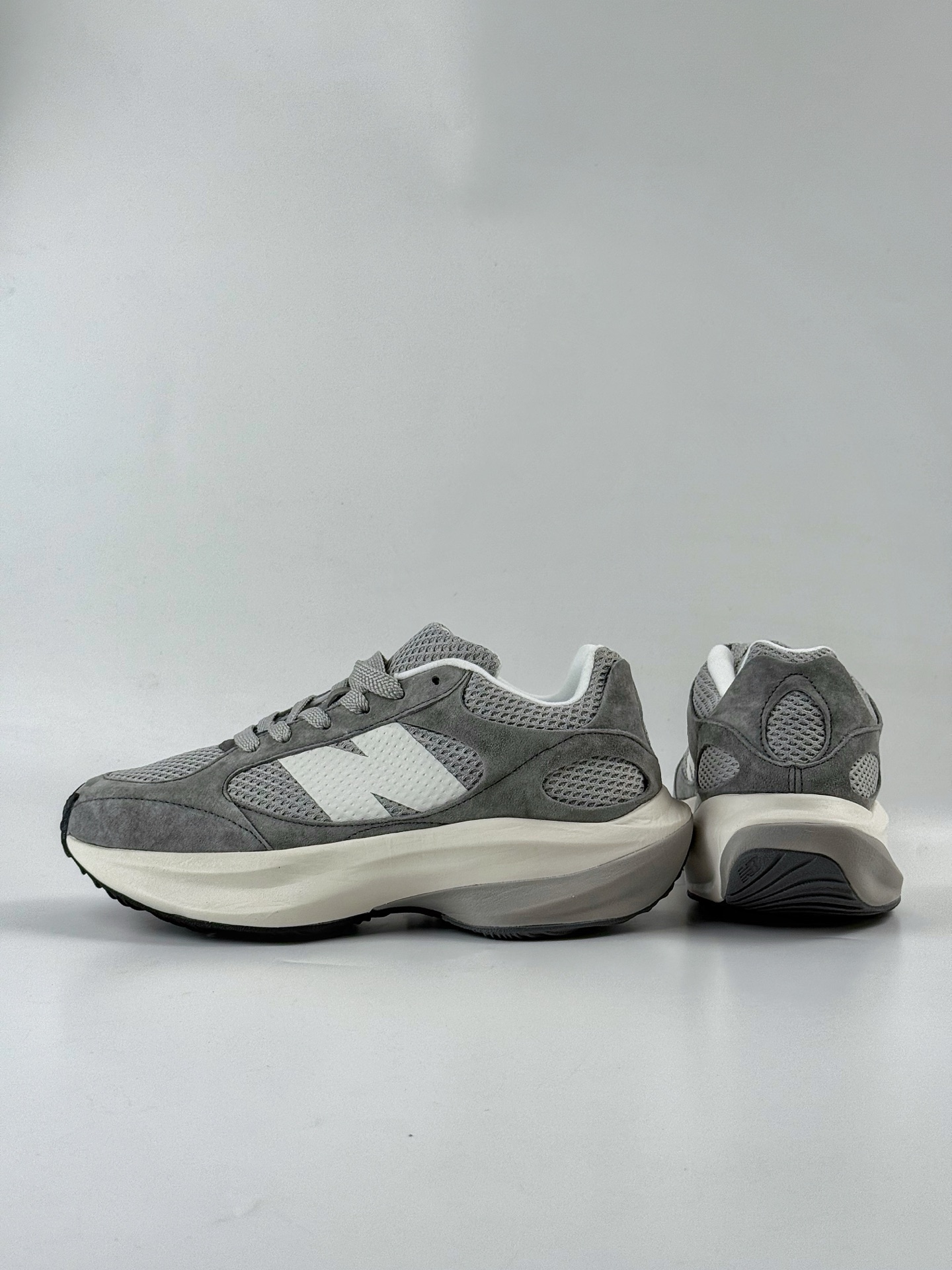 New Balance Warped Runner 灰白 低帮复古老爹风休闲运动慢跑鞋  UWRPDCCB