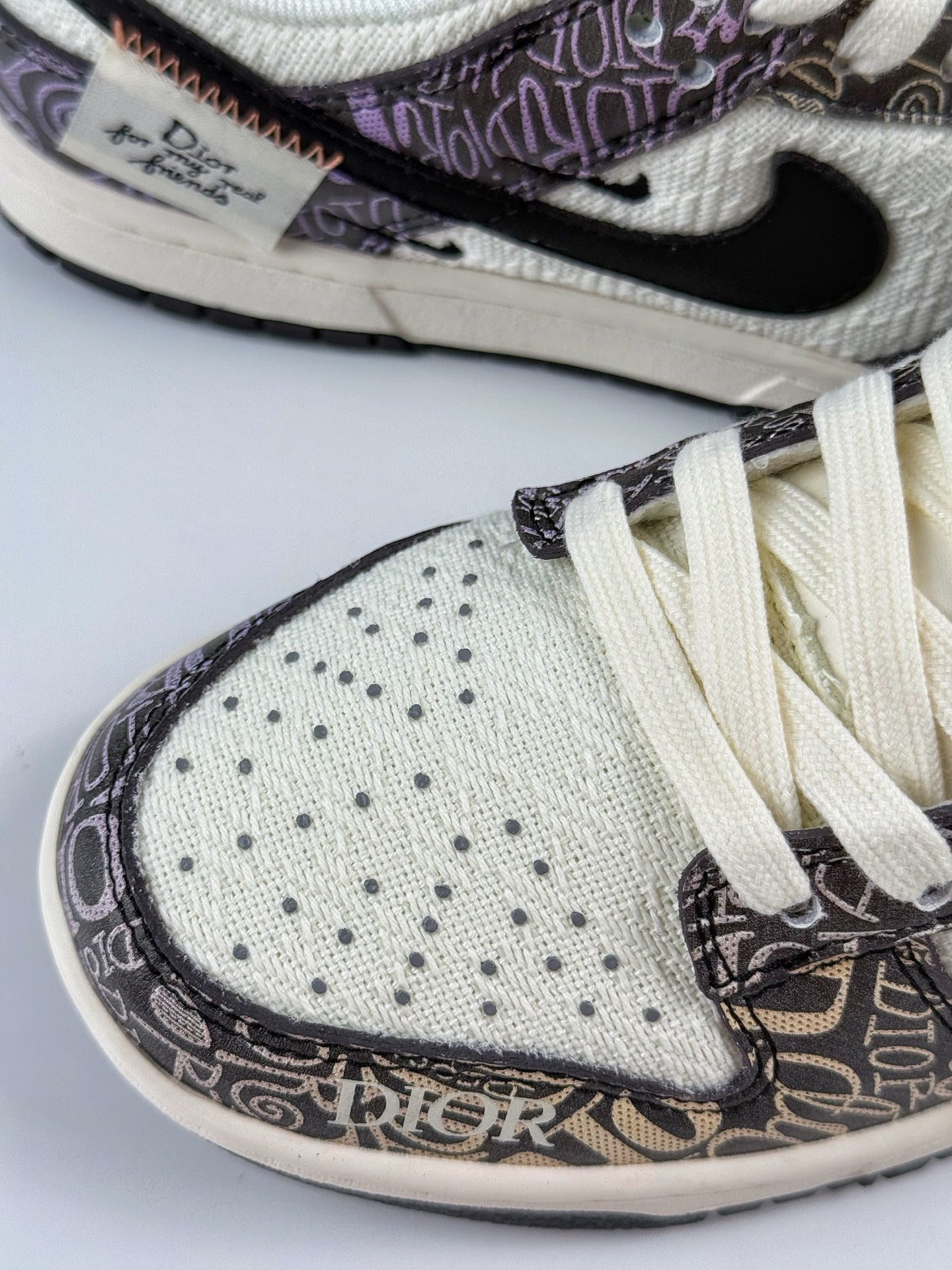 Nike SB Dunk Low x DIOR 黑白双小勾  XD1588-228
