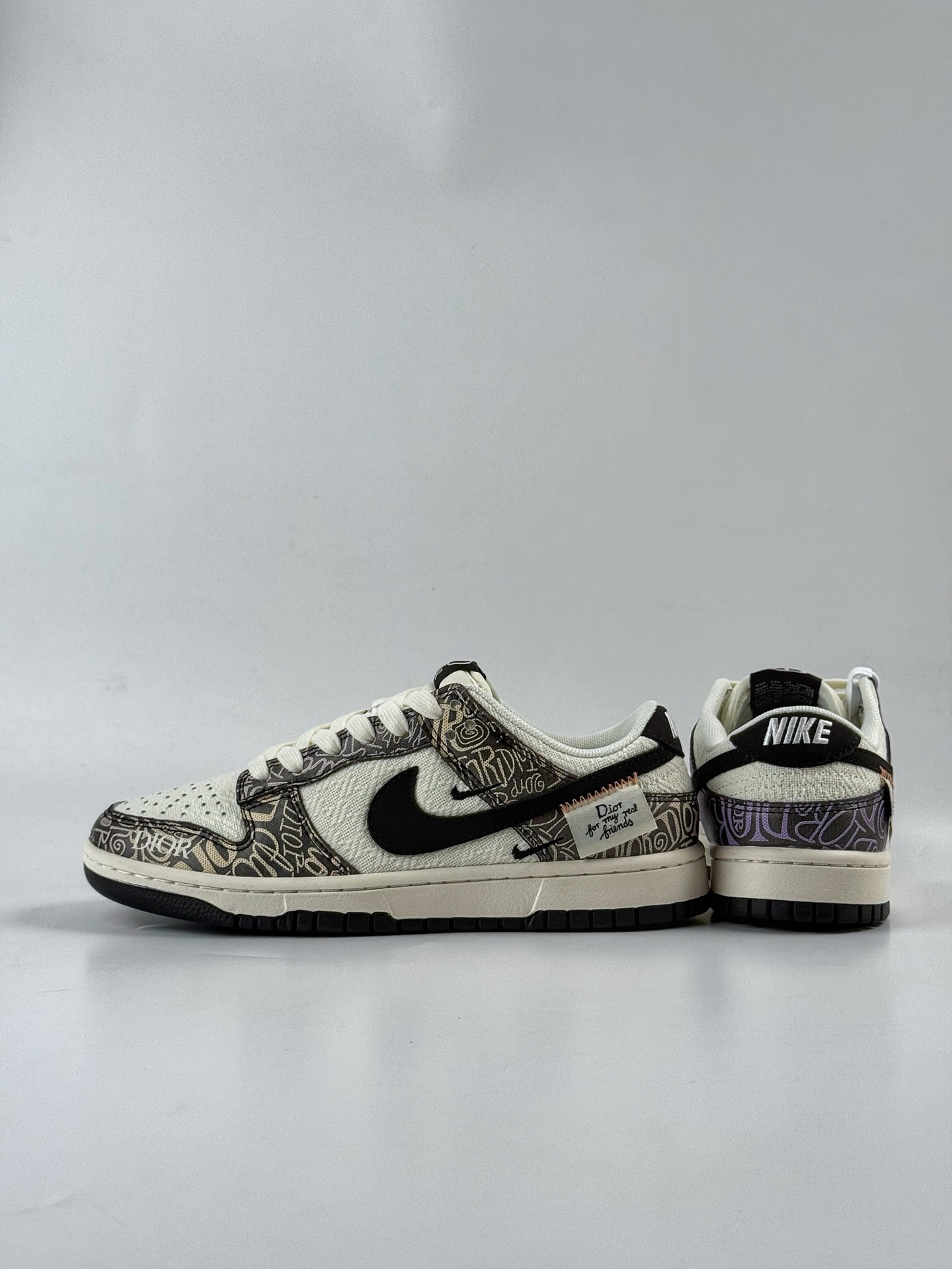 Nike SB Dunk Low x DIOR 黑白双小勾  XD1588-228