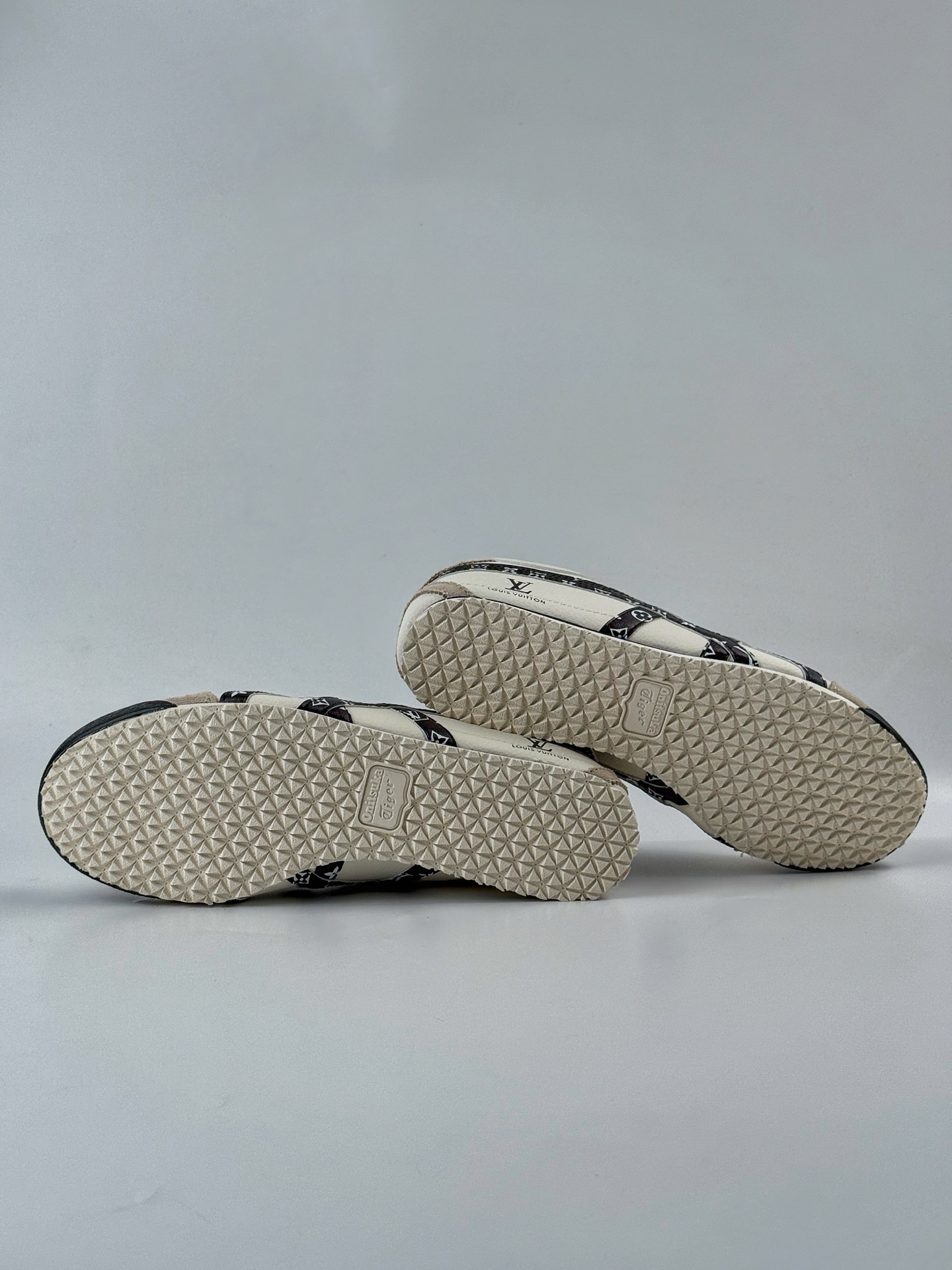 Onitsuka Tiger Mexico 66 Paraty x Louis Vuitton 百搭单品 板鞋  DL408-140
