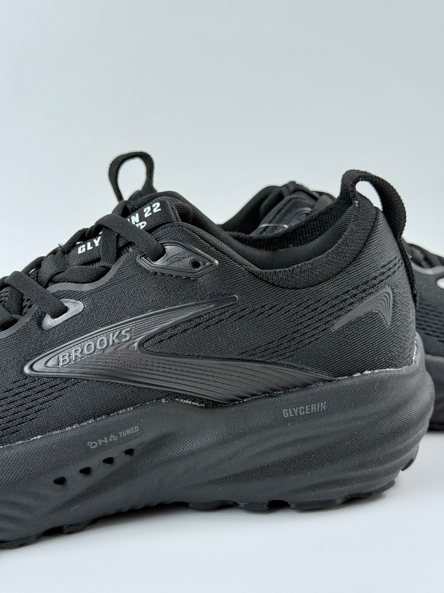 180 Brooks/布鲁克斯 Glycerin 22 低帮缓震运动慢跑鞋  110445 1D 020
