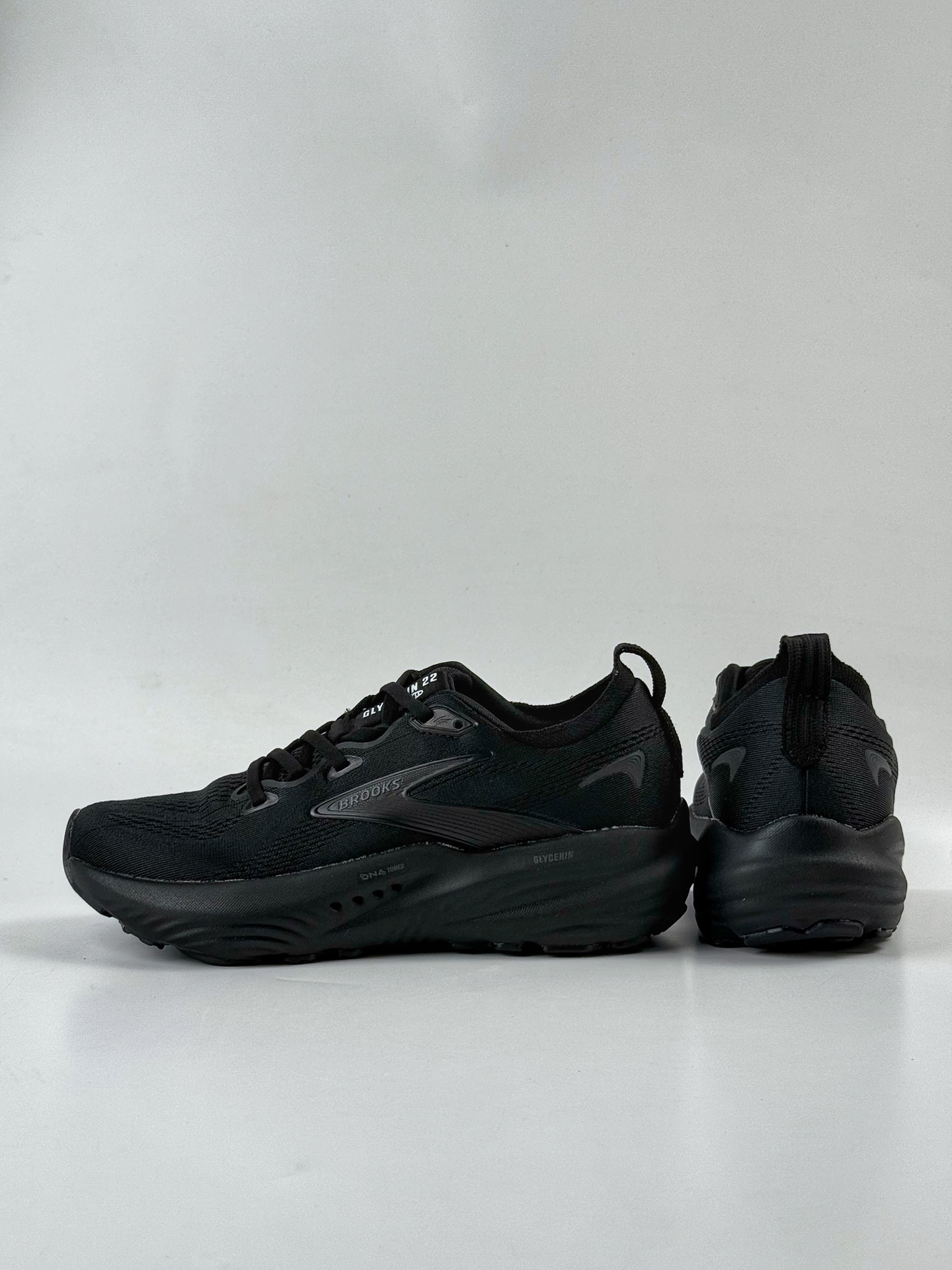 180 Brooks/布鲁克斯 Glycerin 22 低帮缓震运动慢跑鞋  110445 1D 020