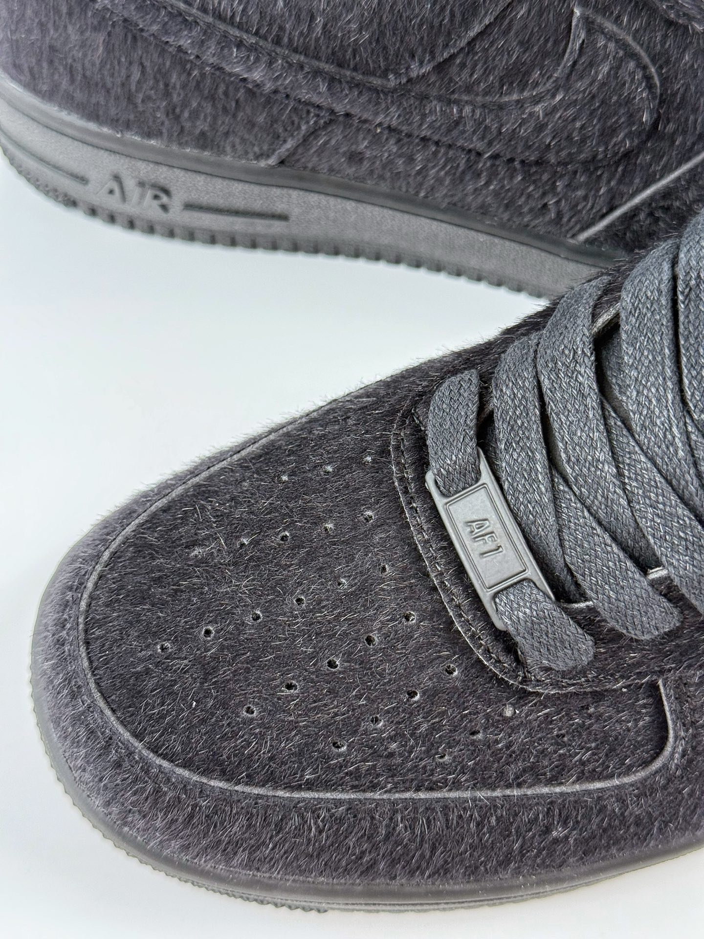 Nike Air Force 1 Low 07 纯黑绒毛 II7398-001