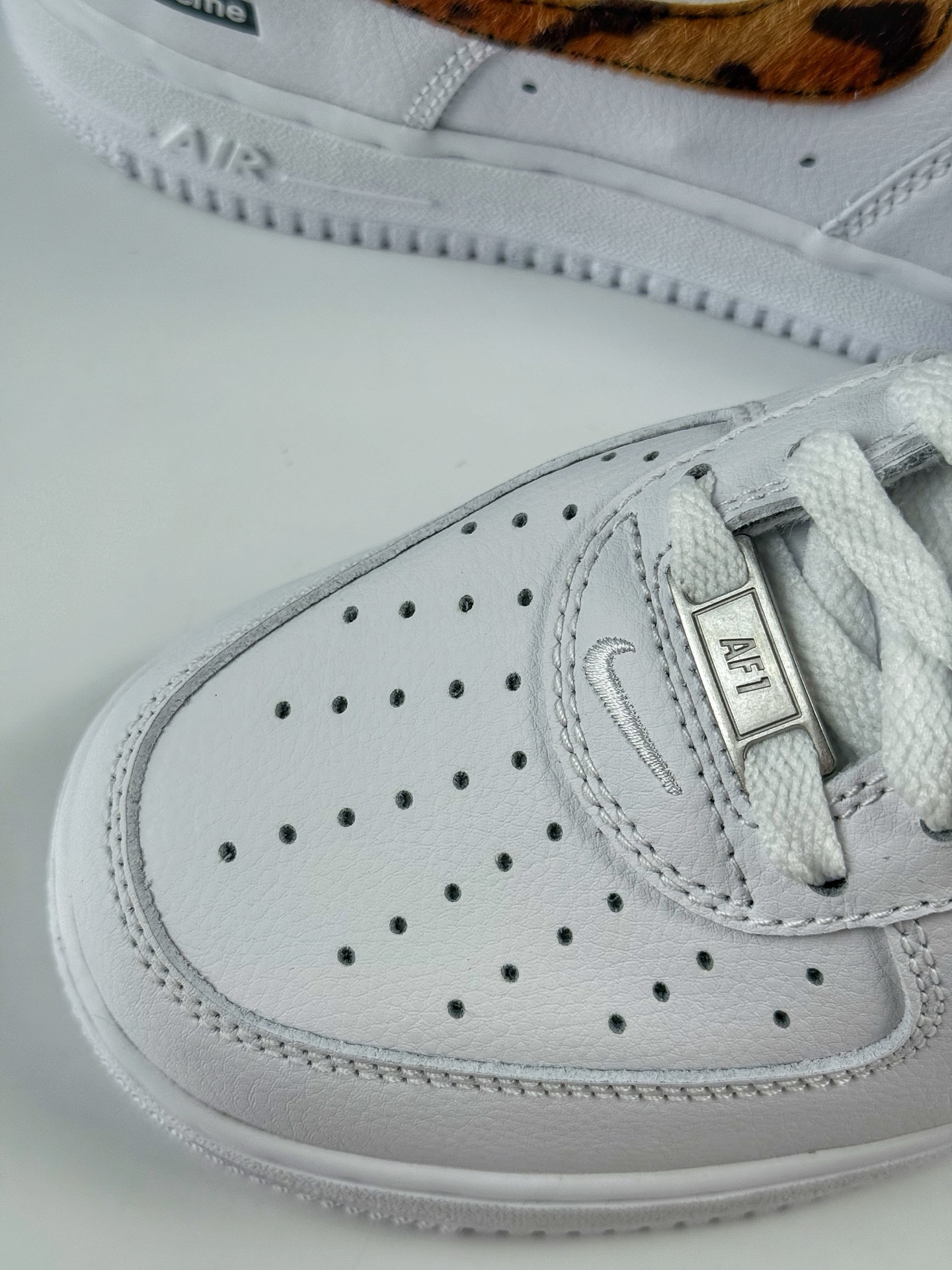 Nike Air Force 1 Low 07 x superme 豹纹白  IM3483-100