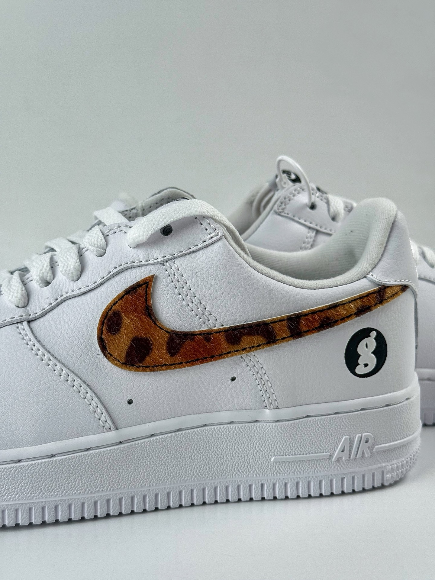 Nike Air Force 1 Low 07 x superme 豹纹白  IM3483-100