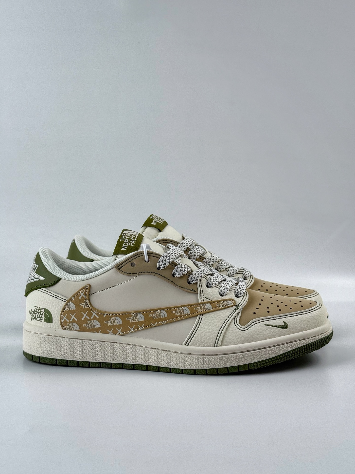 Travis Scott x Nike Air Jordan 1 Low x The North Face Air Jordan 1 Low 反转白卡其小勾满天星倒钩 QW5088-204