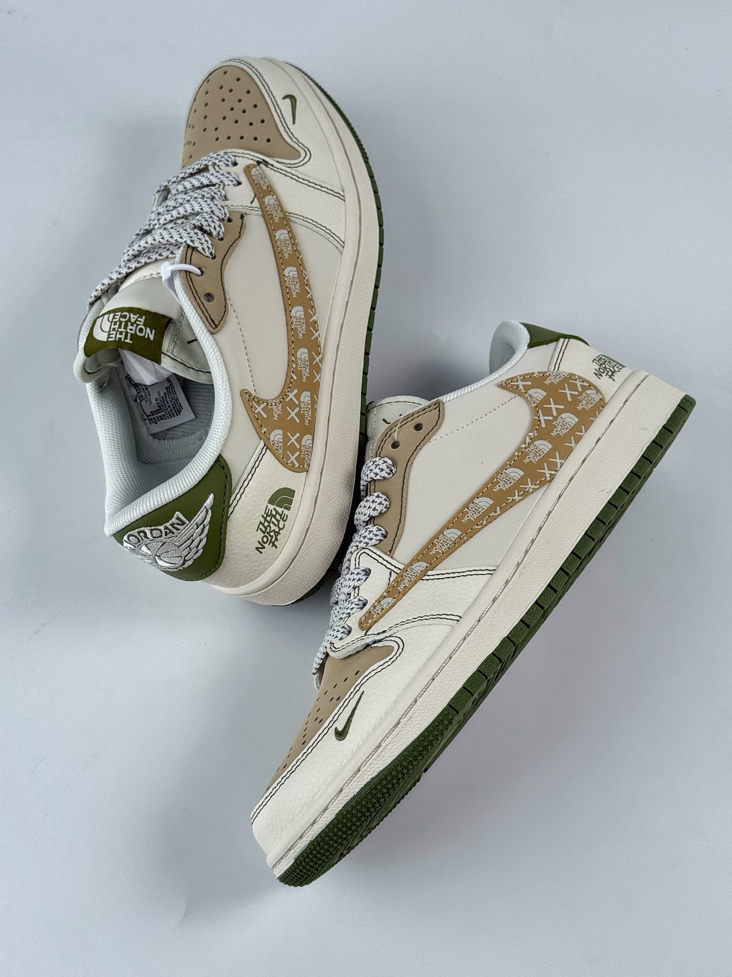Travis Scott x Nike Air Jordan 1 Low x The North Face Air Jordan 1 Low 反转白卡其小勾满天星倒钩 QW5088-204