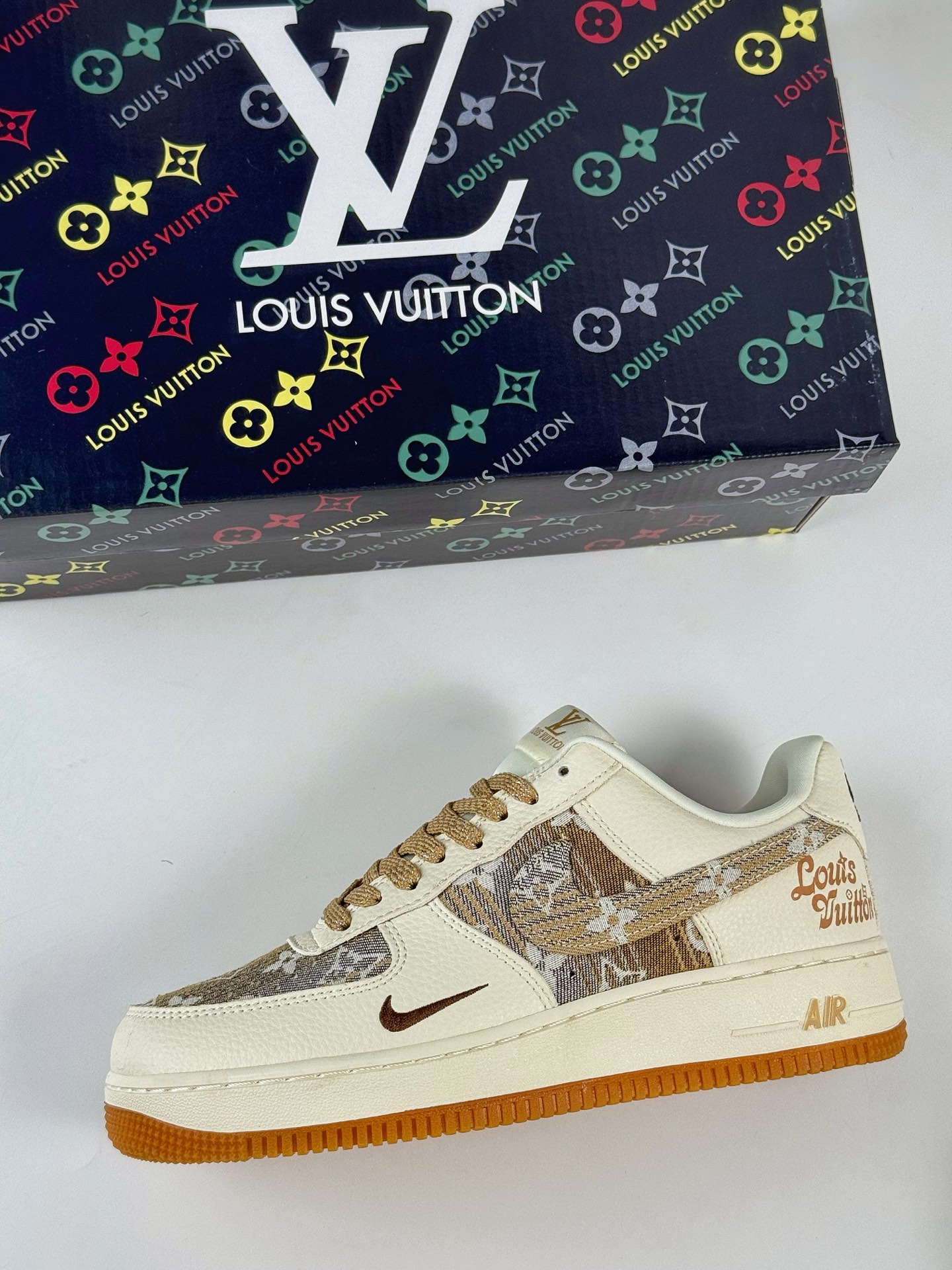Nike Air Force 1 Low 07 x Louis Vuitton 白黄小勾满天星  DK0798-002