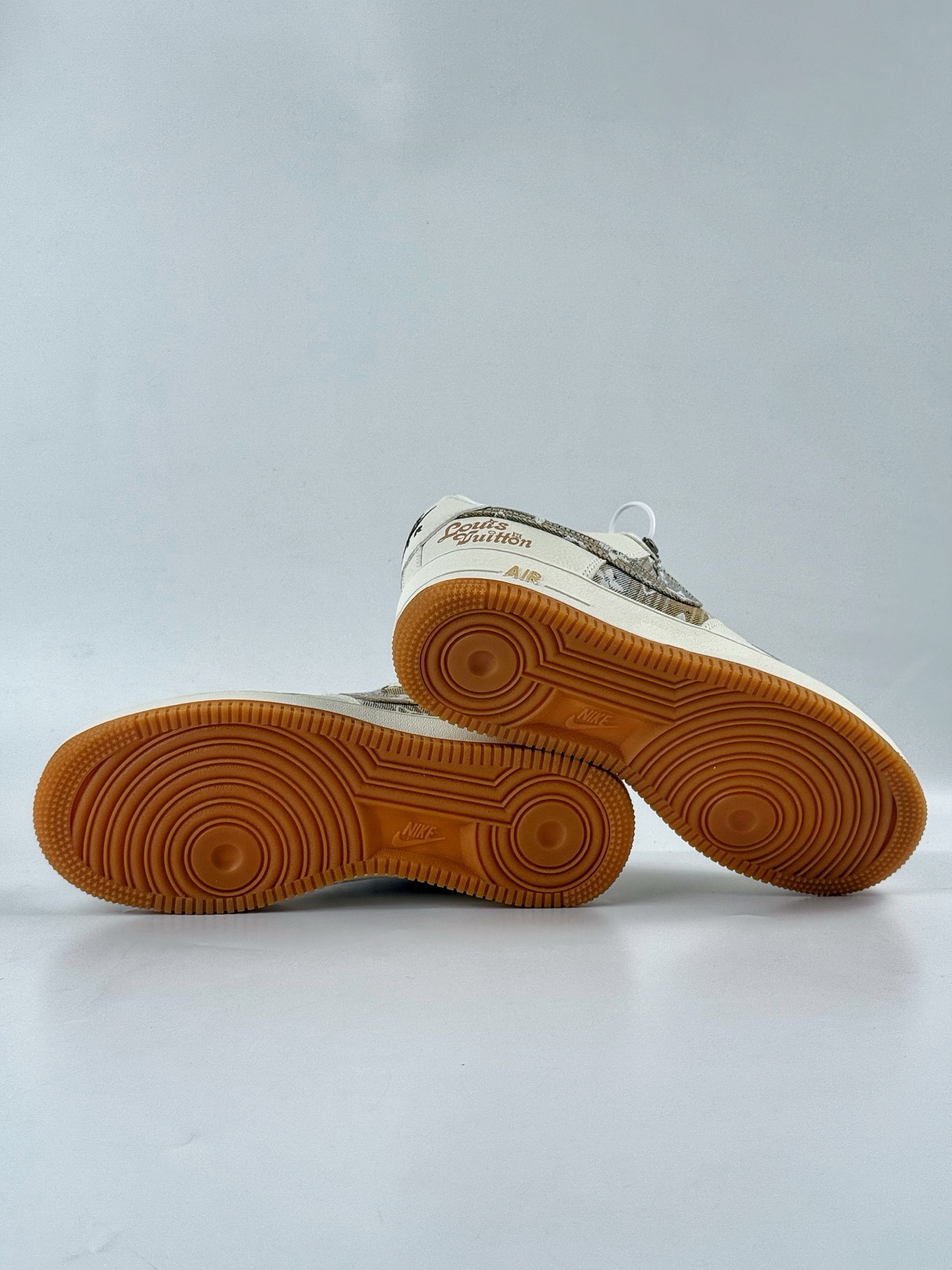 Nike Air Force 1 Low 07 x Louis Vuitton 白黄小勾满天星  DK0798-002
