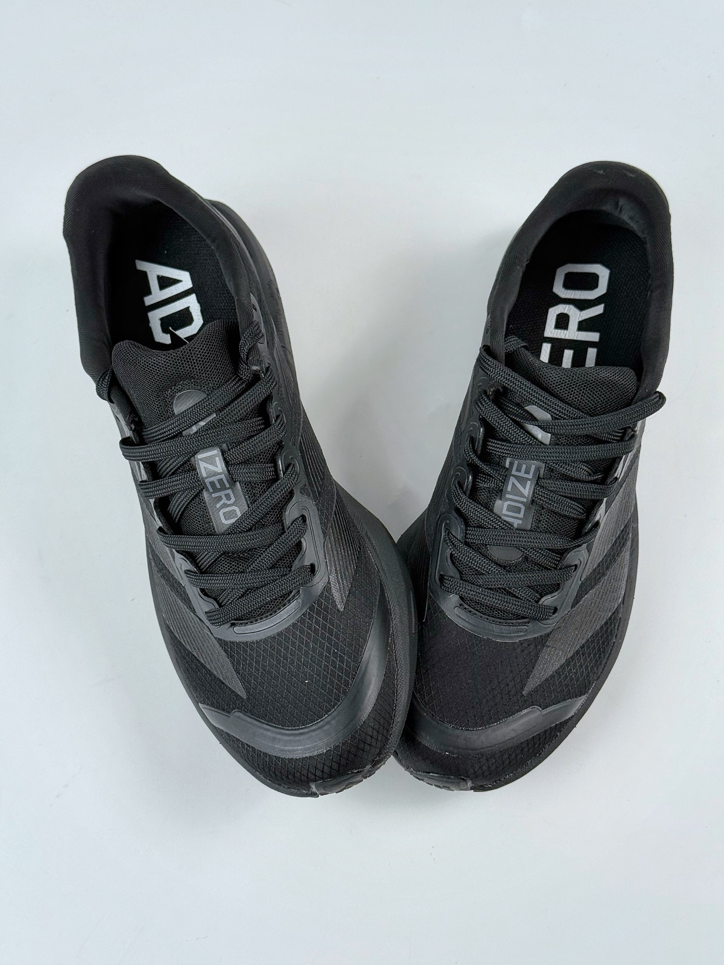 AdidAdizero BK 阿迪超轻透气缓震跑鞋  JP6521