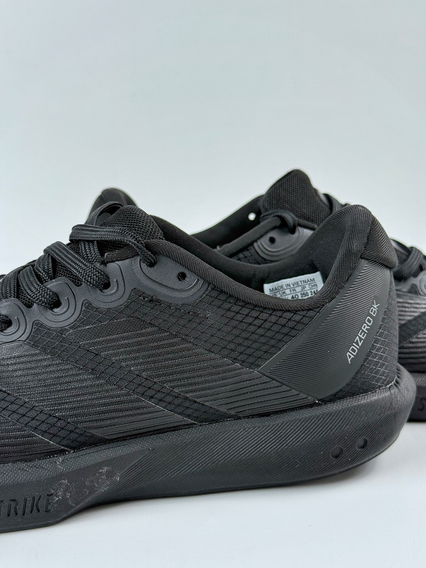 AdidAdizero BK 阿迪超轻透气缓震跑鞋  JP6521