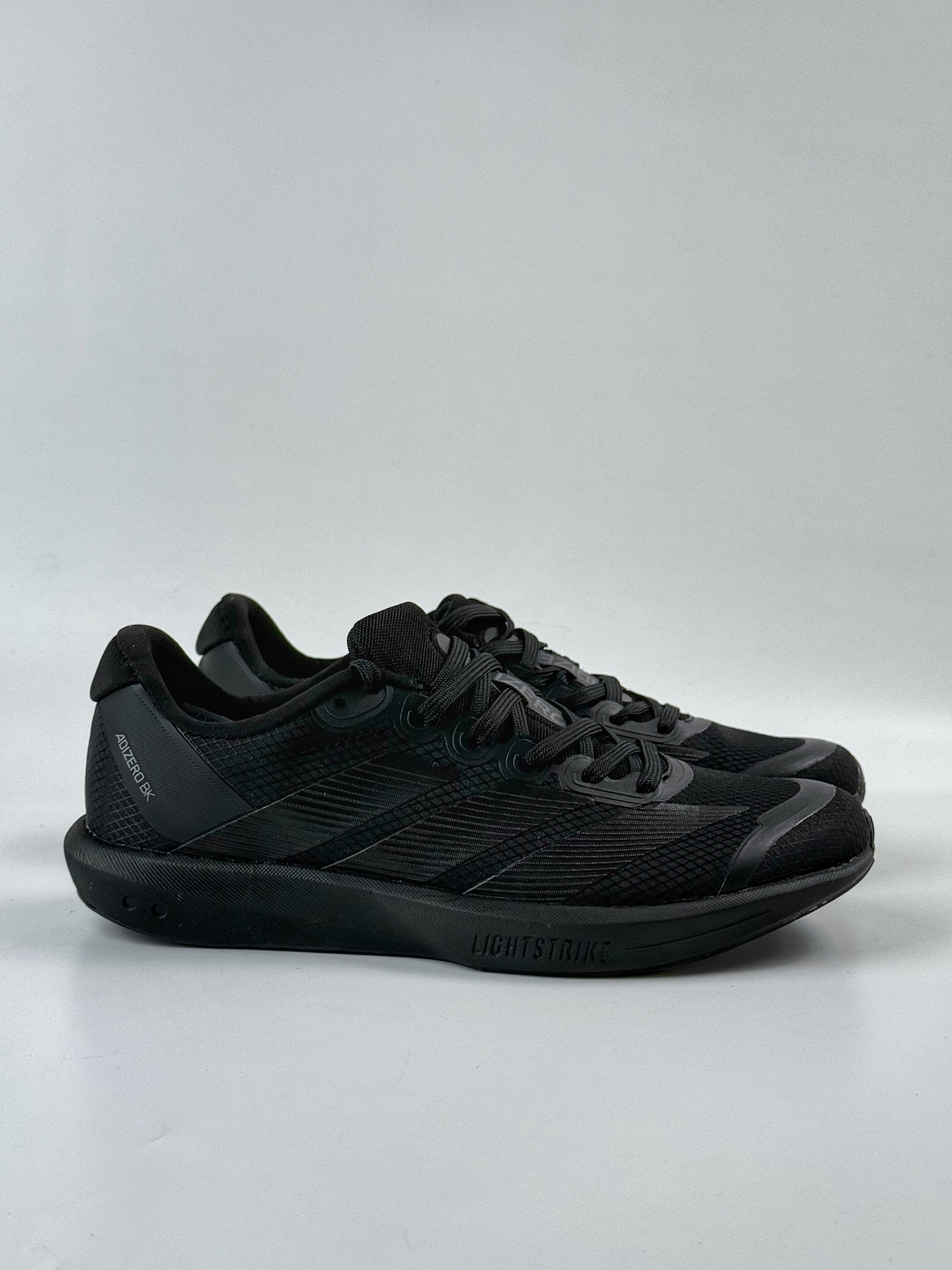 AdidAdizero BK 阿迪超轻透气缓震跑鞋  JP6521