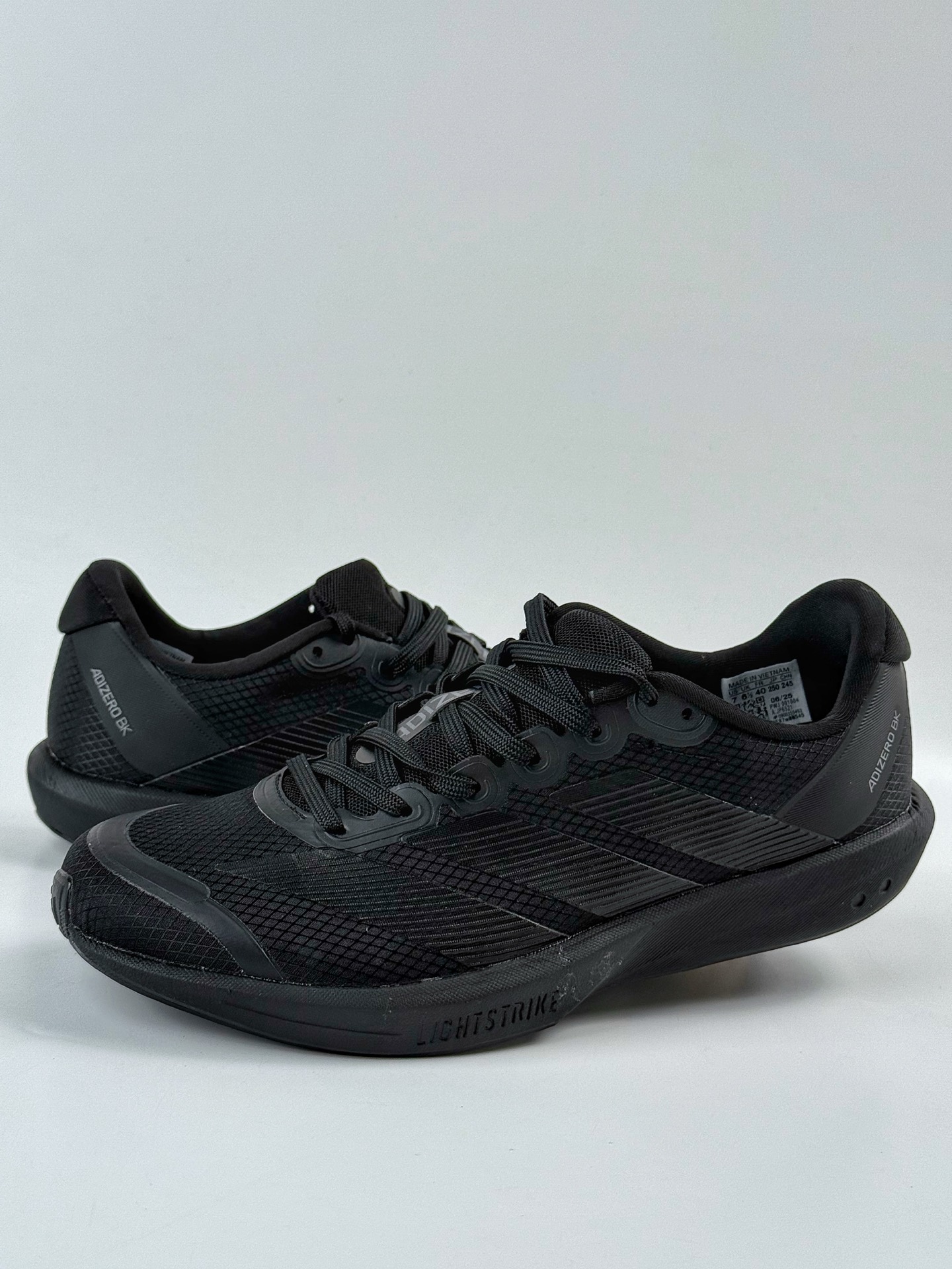 AdidAdizero BK 阿迪超轻透气缓震跑鞋  JP6521