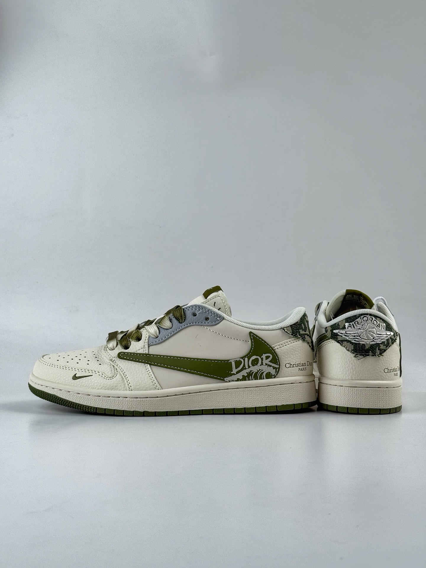 Travis Scott x Nike Air Jordan 1 Low x DIOR Air Jordan 1 Low 反转白绿小勾倒钩  QW5088-203