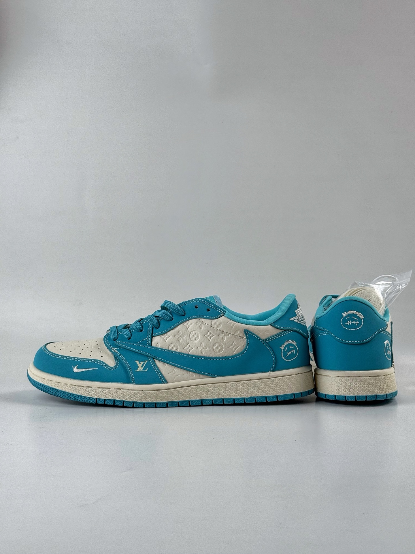 Travis Scott x Nike Air Jordan 1 Low x Louis Vuitton Air Jordan 1 Low 反转蓝白小勾满印倒钩  LD2025-034