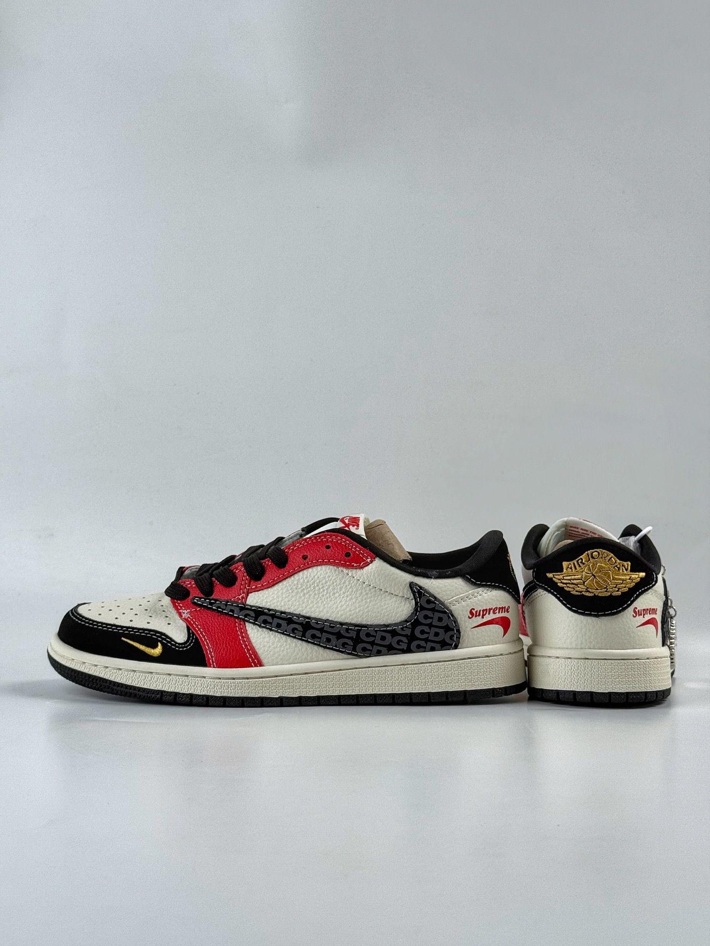 Travis Scott x Nike Air Jordan 1 Low x superme Air Jordan 1 Low 反转黑白红小勾倒钩  XB1979-013