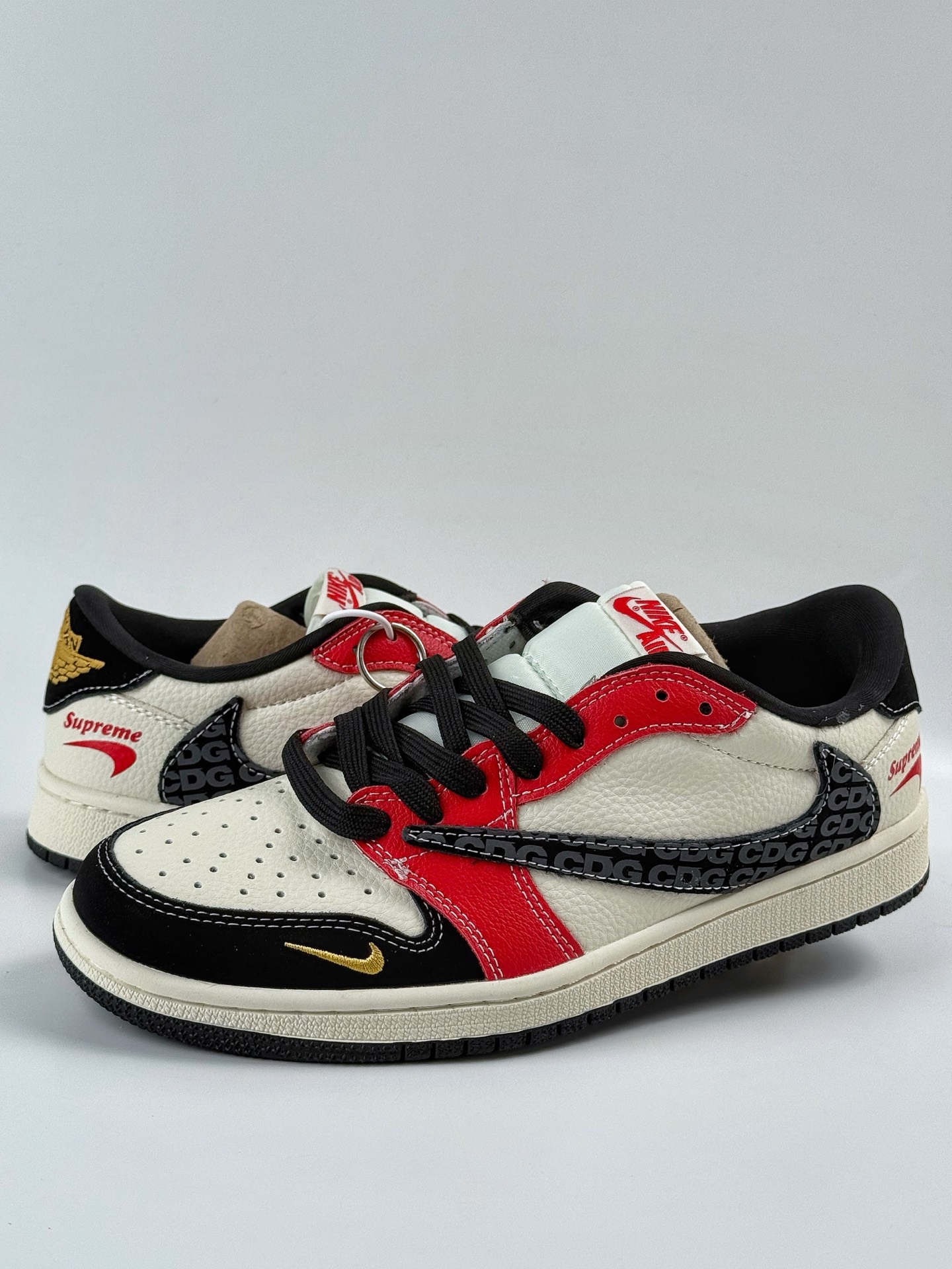 Travis Scott x Nike Air Jordan 1 Low x superme Air Jordan 1 Low 反转黑白红小勾倒钩  XB1979-013