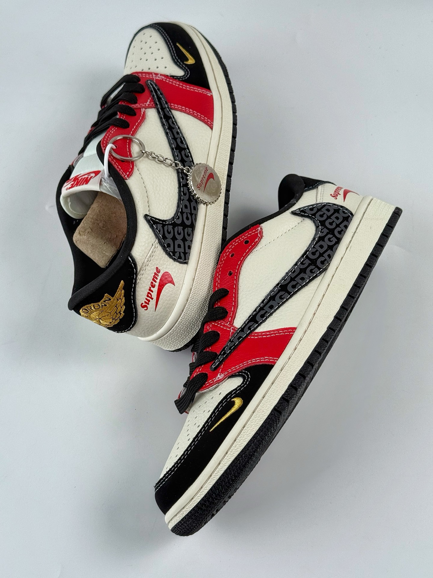 Travis Scott x Nike Air Jordan 1 Low x superme Air Jordan 1 Low 反转黑白红小勾倒钩  XB1979-013