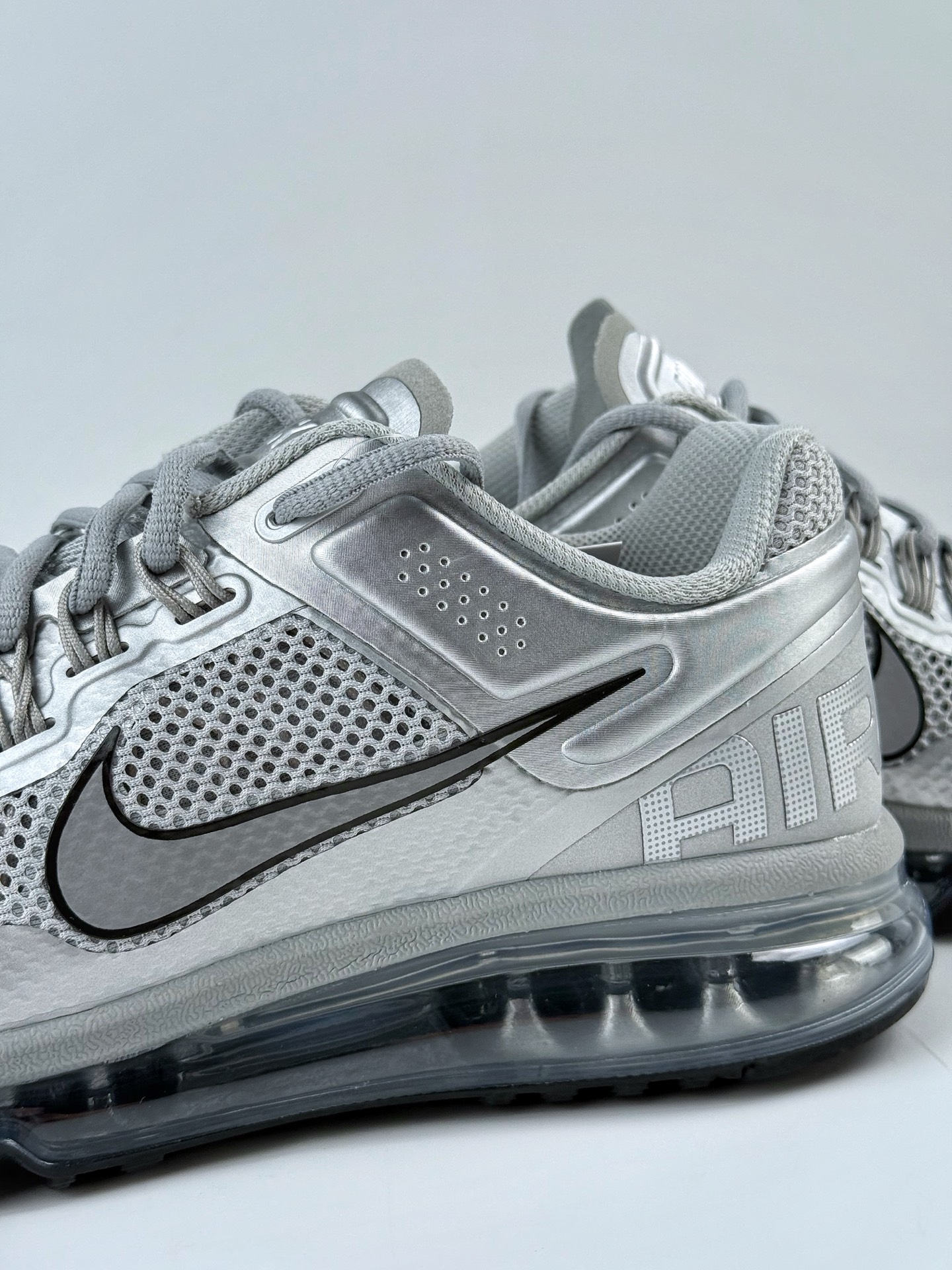 Nike Air Max 2013 舒适时尚耐磨透气 低帮跑步鞋  HQ3025-001
