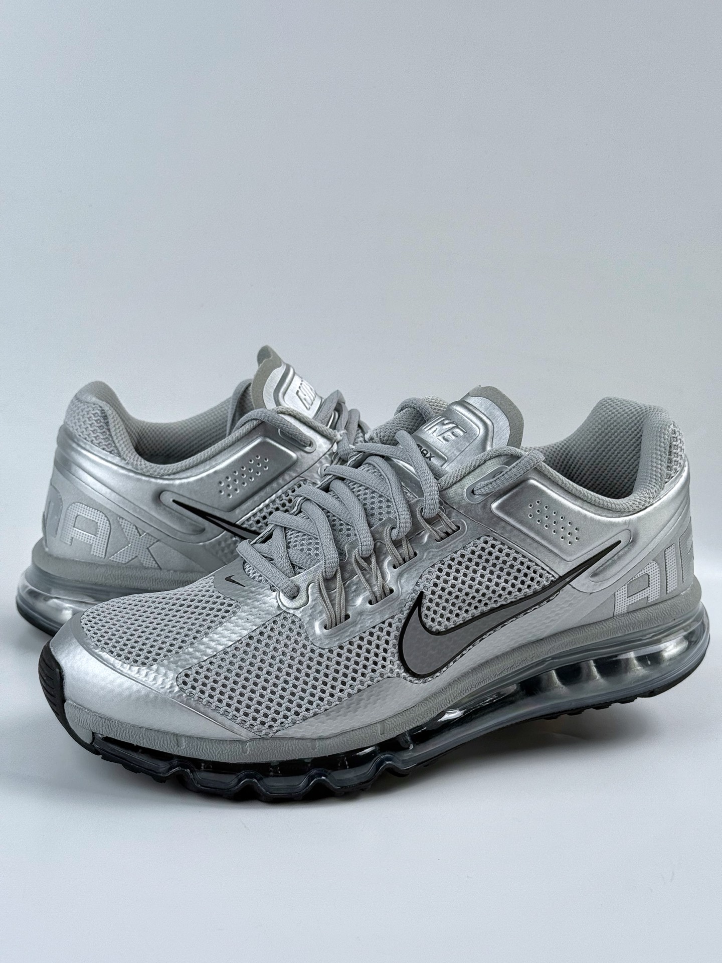 Nike Air Max 2013 舒适时尚耐磨透气 低帮跑步鞋  HQ3025-001