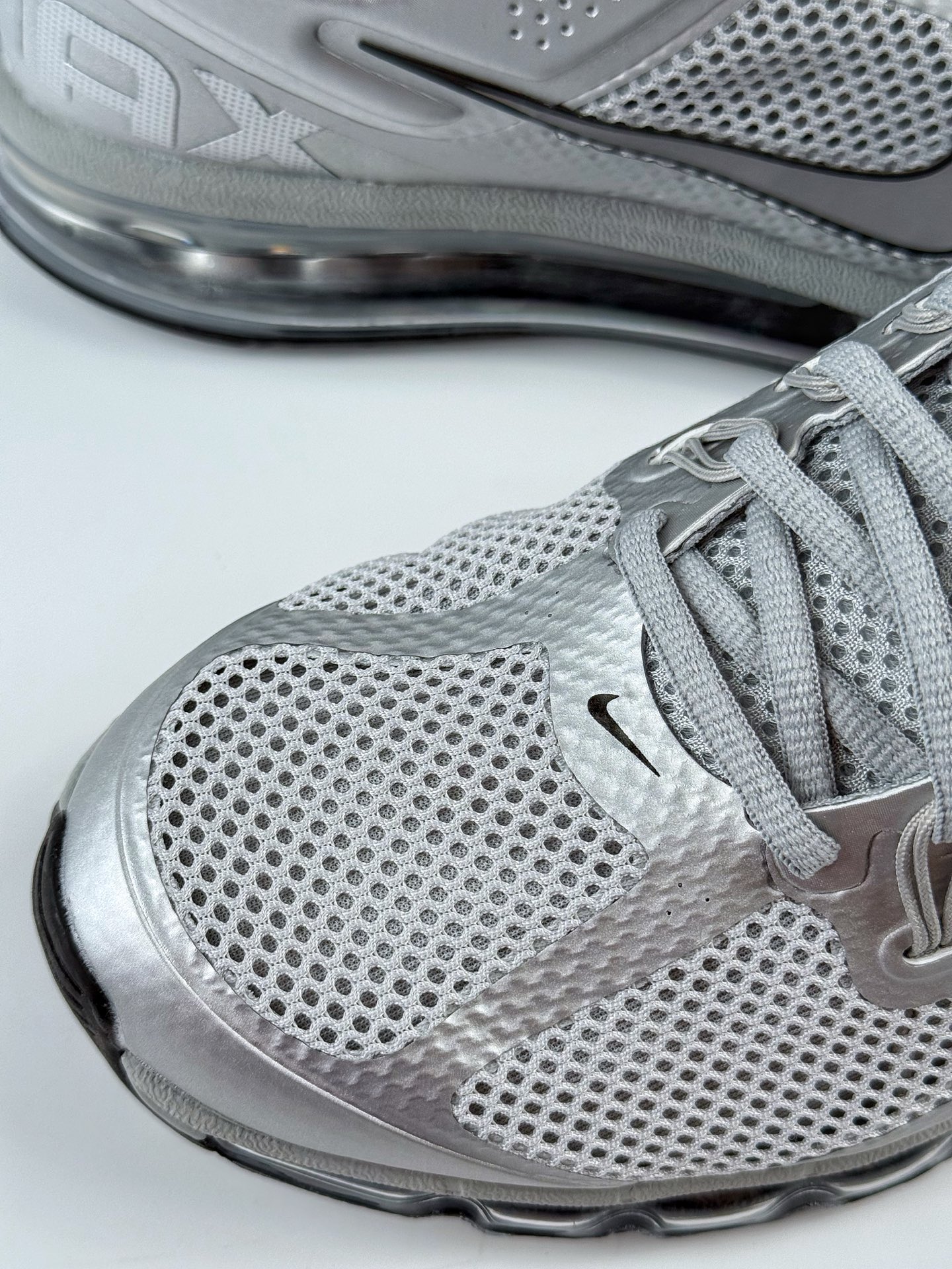 Nike Air Max 2013 舒适时尚耐磨透气 低帮跑步鞋  HQ3025-001