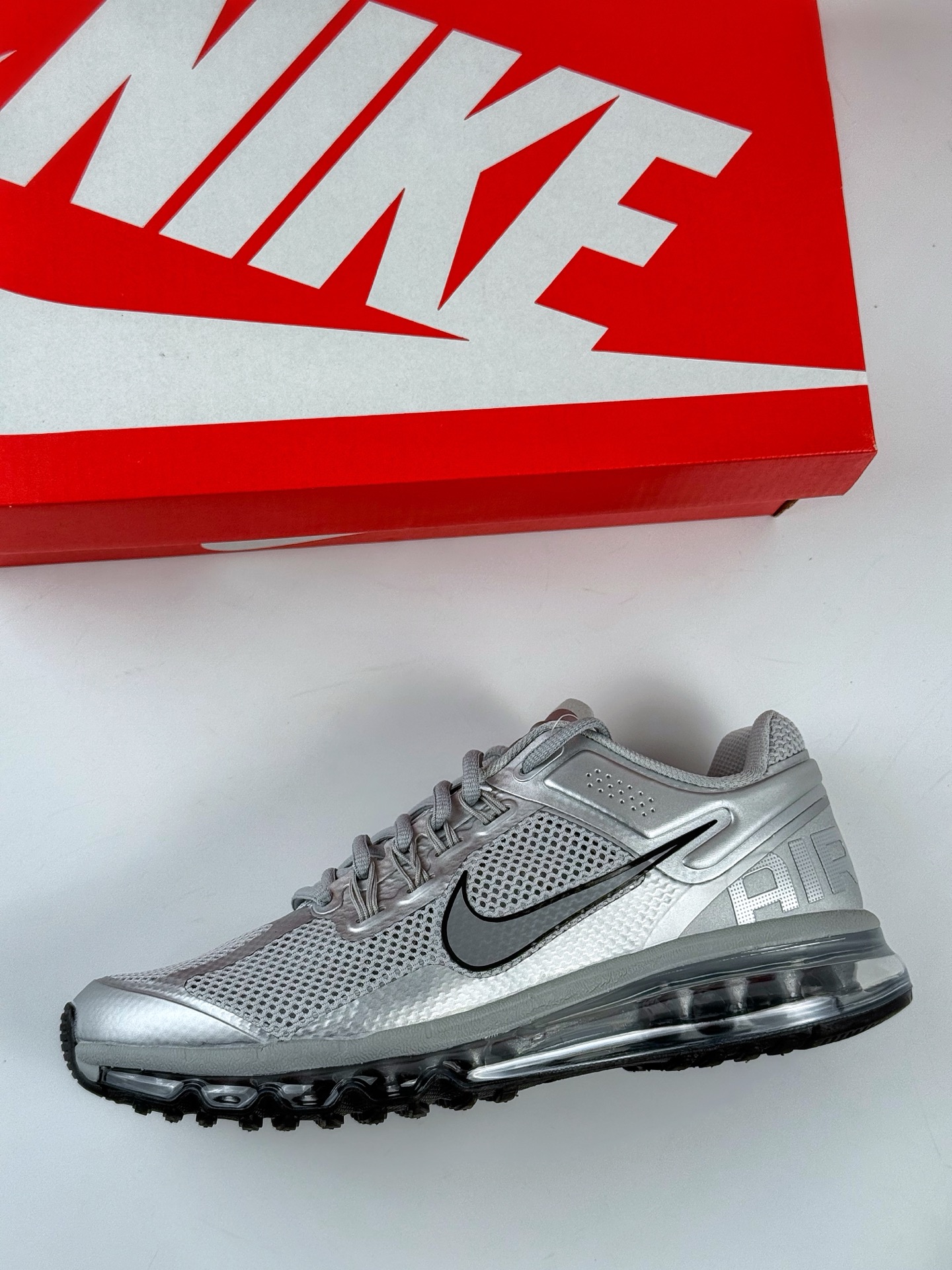 Nike Air Max 2013 舒适时尚耐磨透气 低帮跑步鞋  HQ3025-001