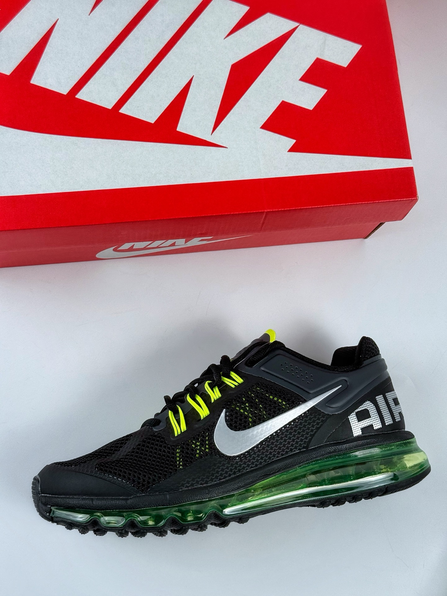 Nike Air Max 2013 舒适时尚耐磨透气 低帮跑步鞋  555426-003