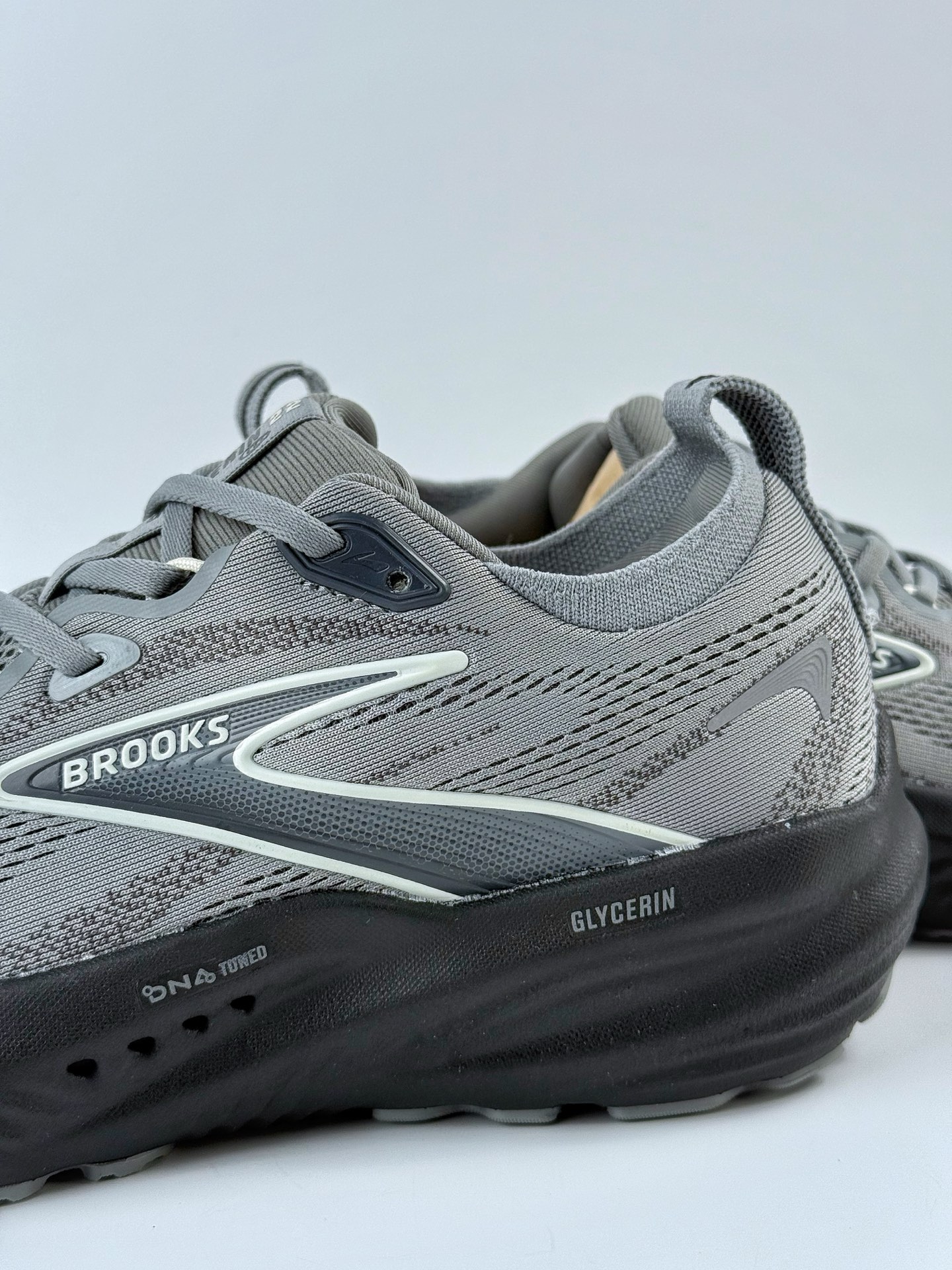 Brooks/布鲁克斯 Glycerin 22 低帮缓震运动慢跑鞋  110445 1D 078
