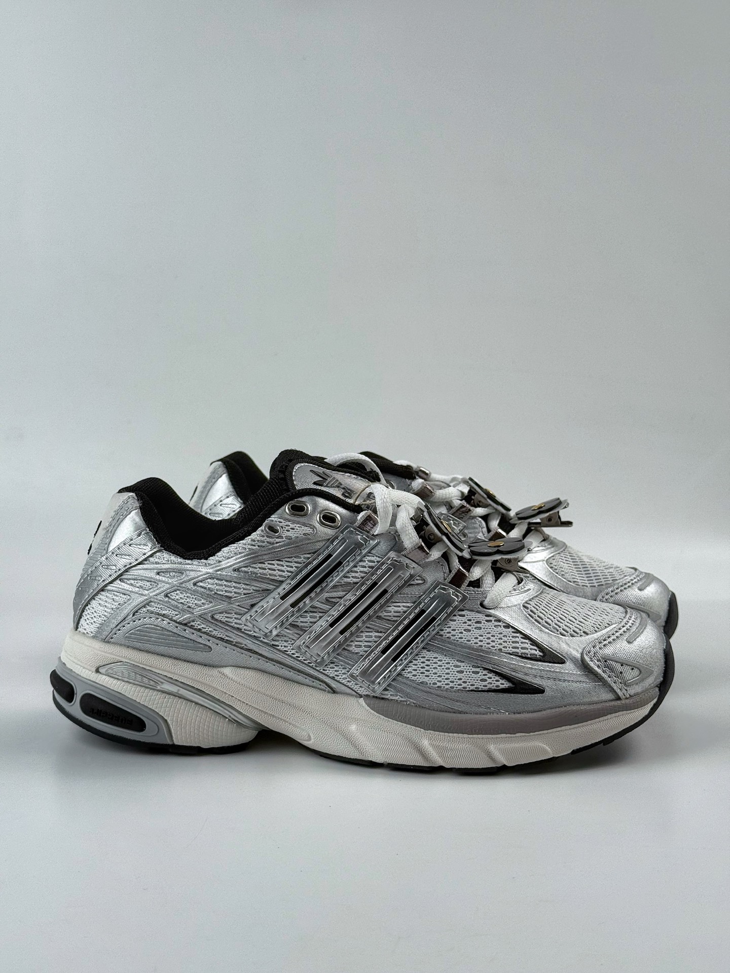 240 Unheardof x adidoriginals Adistar Cushion 3 银白  IH5928