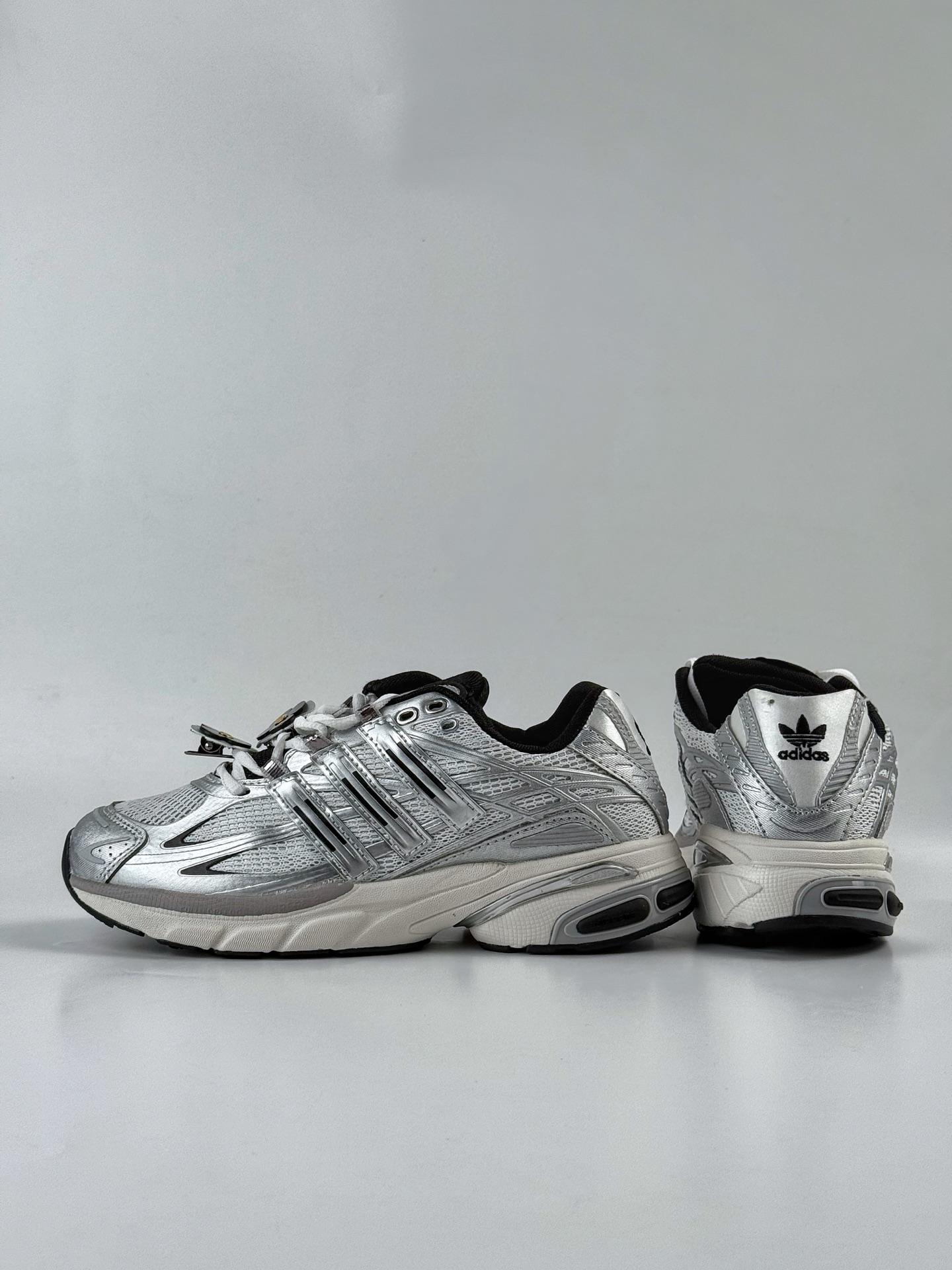 240 Unheardof x adidoriginals Adistar Cushion 3 银白  IH5928