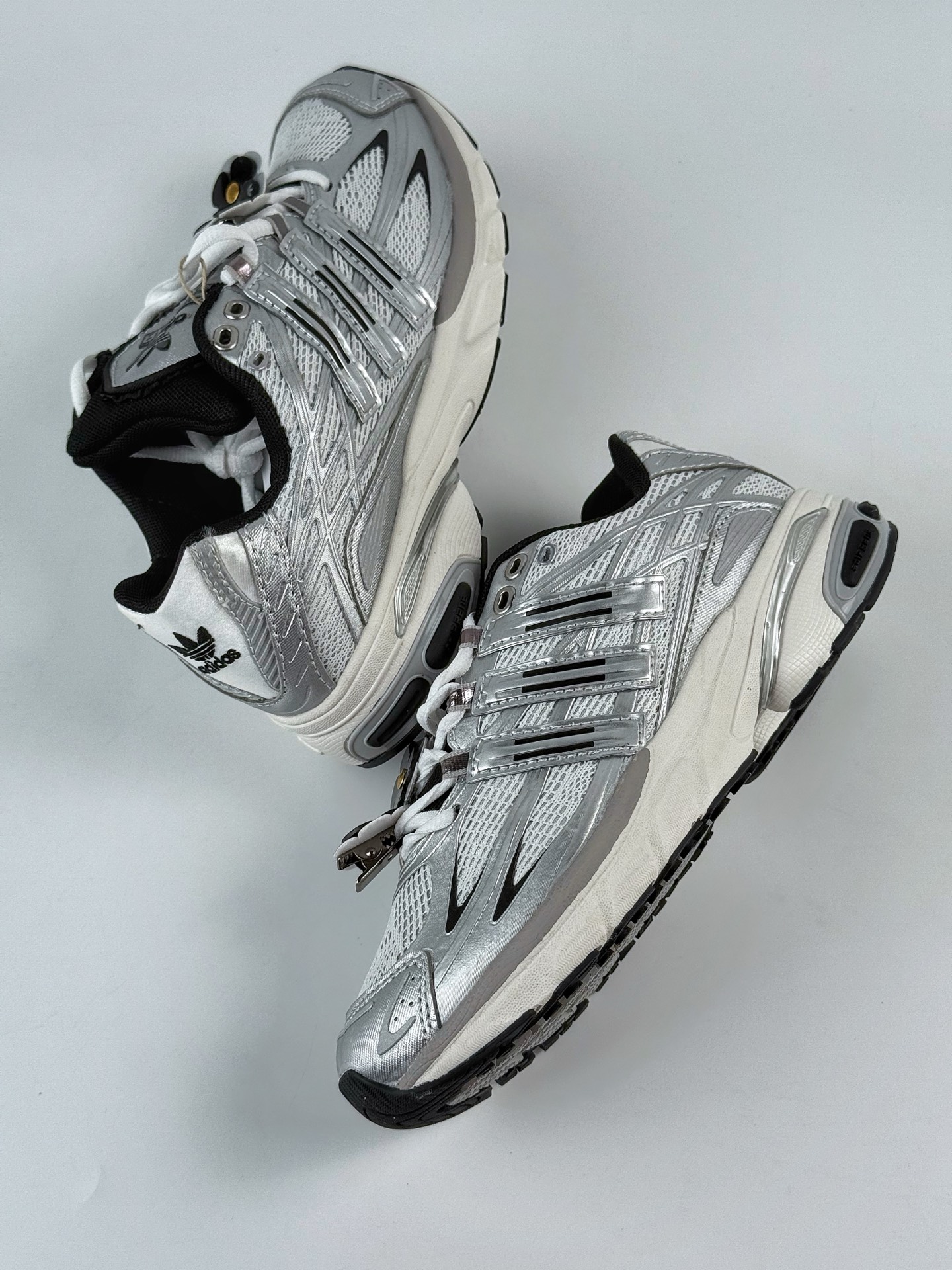 240 Unheardof x adidoriginals Adistar Cushion 3 银白  IH5928