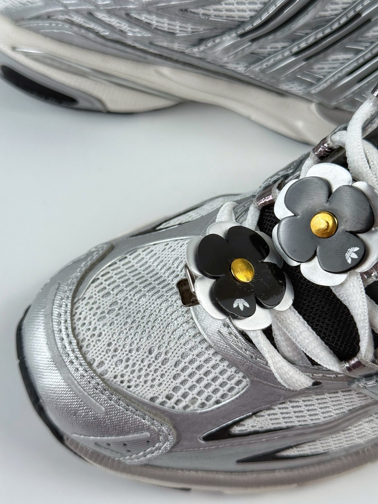 240 Unheardof x adidoriginals Adistar Cushion 3 银白  IH5928