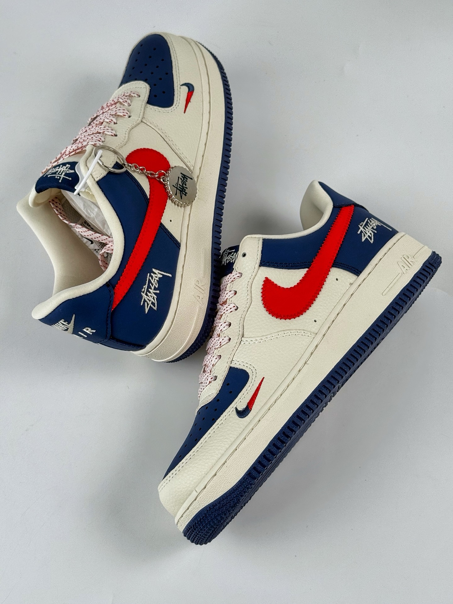 Nike Air Force 1 Low 07 x Stussy 白蓝红小勾满天星  KJ1688-008