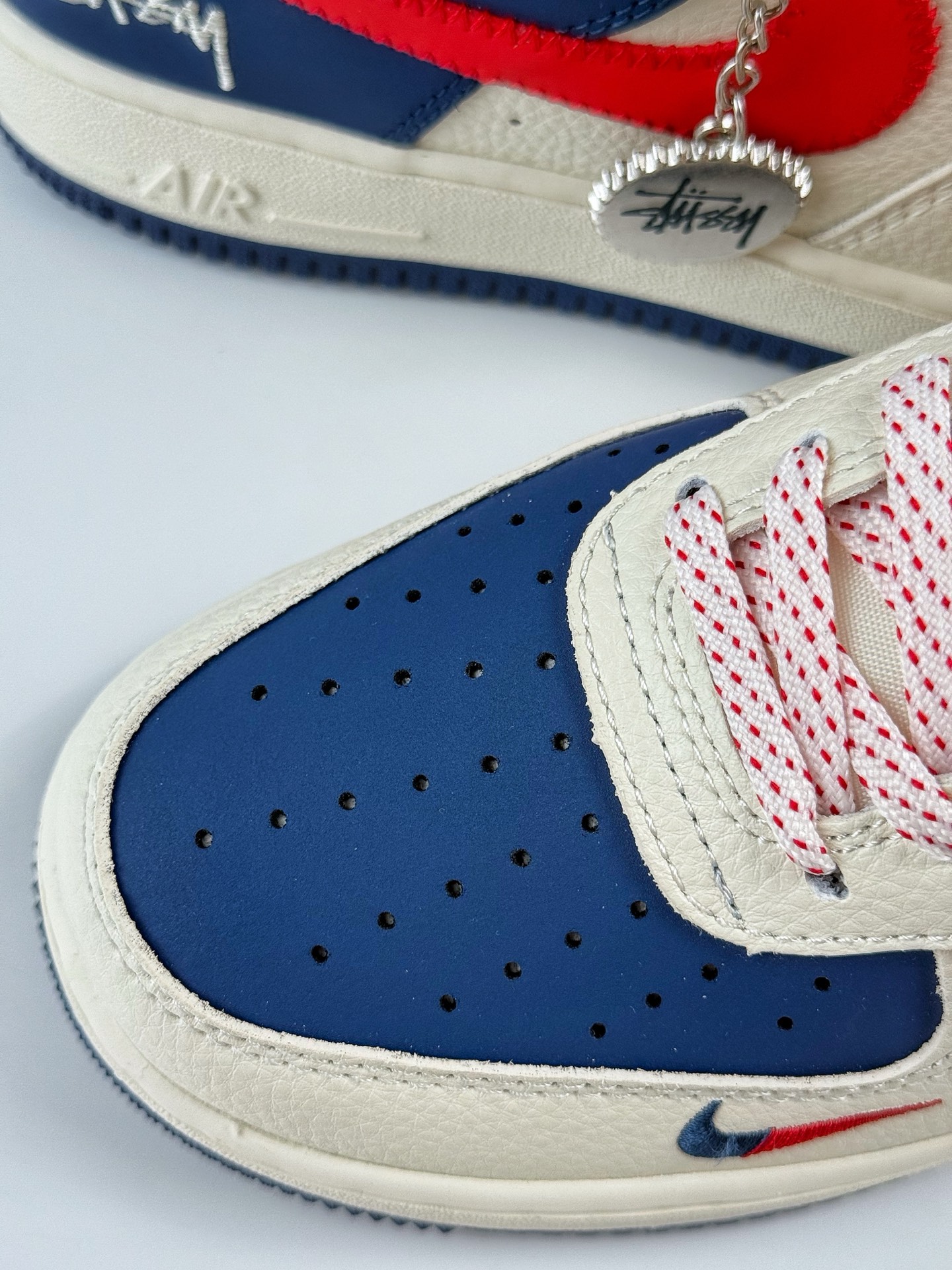 Nike Air Force 1 Low 07 x Stussy 白蓝红小勾满天星  KJ1688-008
