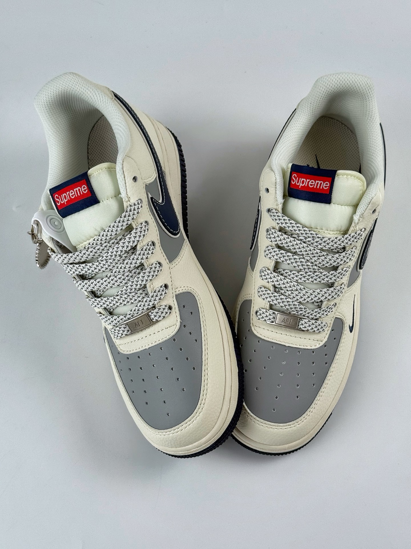 Nike Air Force 1 Low 07 x superme 白灰小勾满天星  SM6668-112