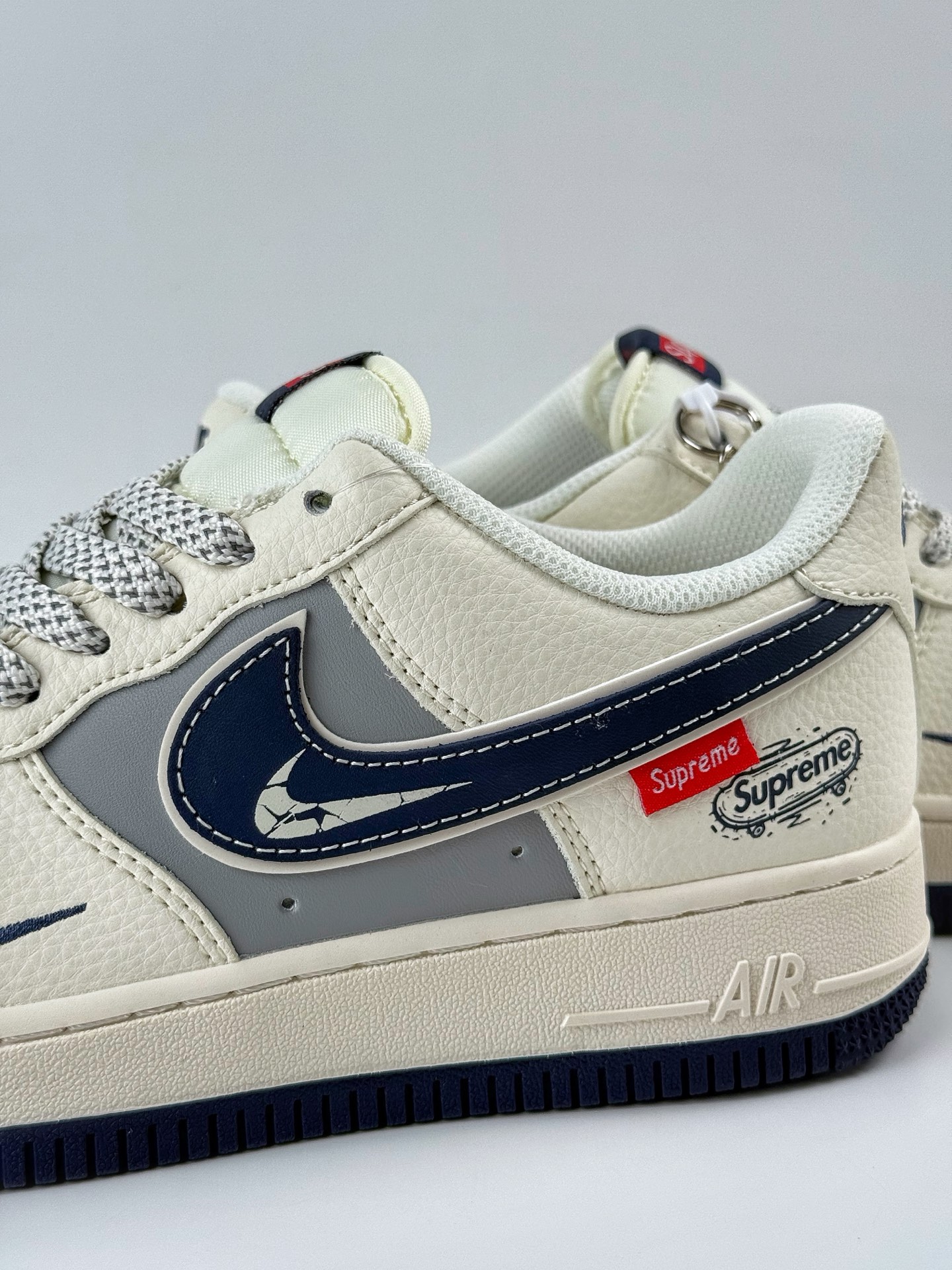 Nike Air Force 1 Low 07 x superme 白灰小勾满天星  SM6668-112