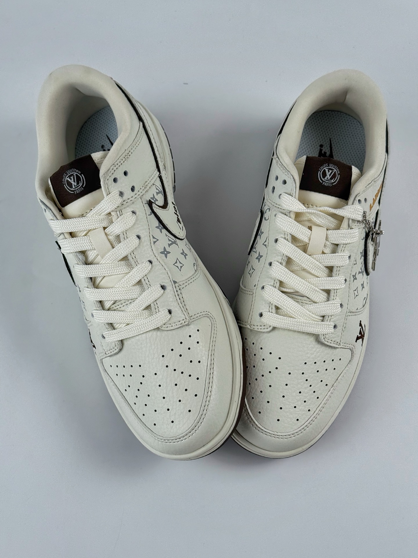 NIKE SB Dunk Low RETRO x Louis Vuitton x LABUBU 米白黑  SC0601-456