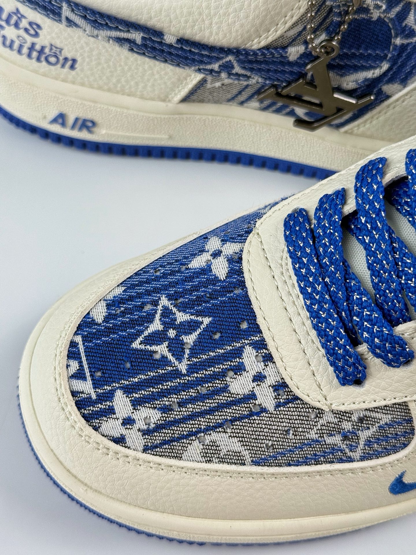 Nike Air Force 1 Low 07 x Louis Vuitton 白蓝小勾满天星 DK0798-003